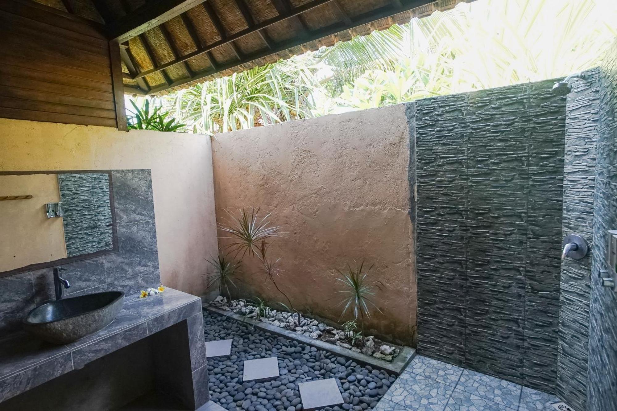 Abian Huts Dream Beach Lembongan 3*