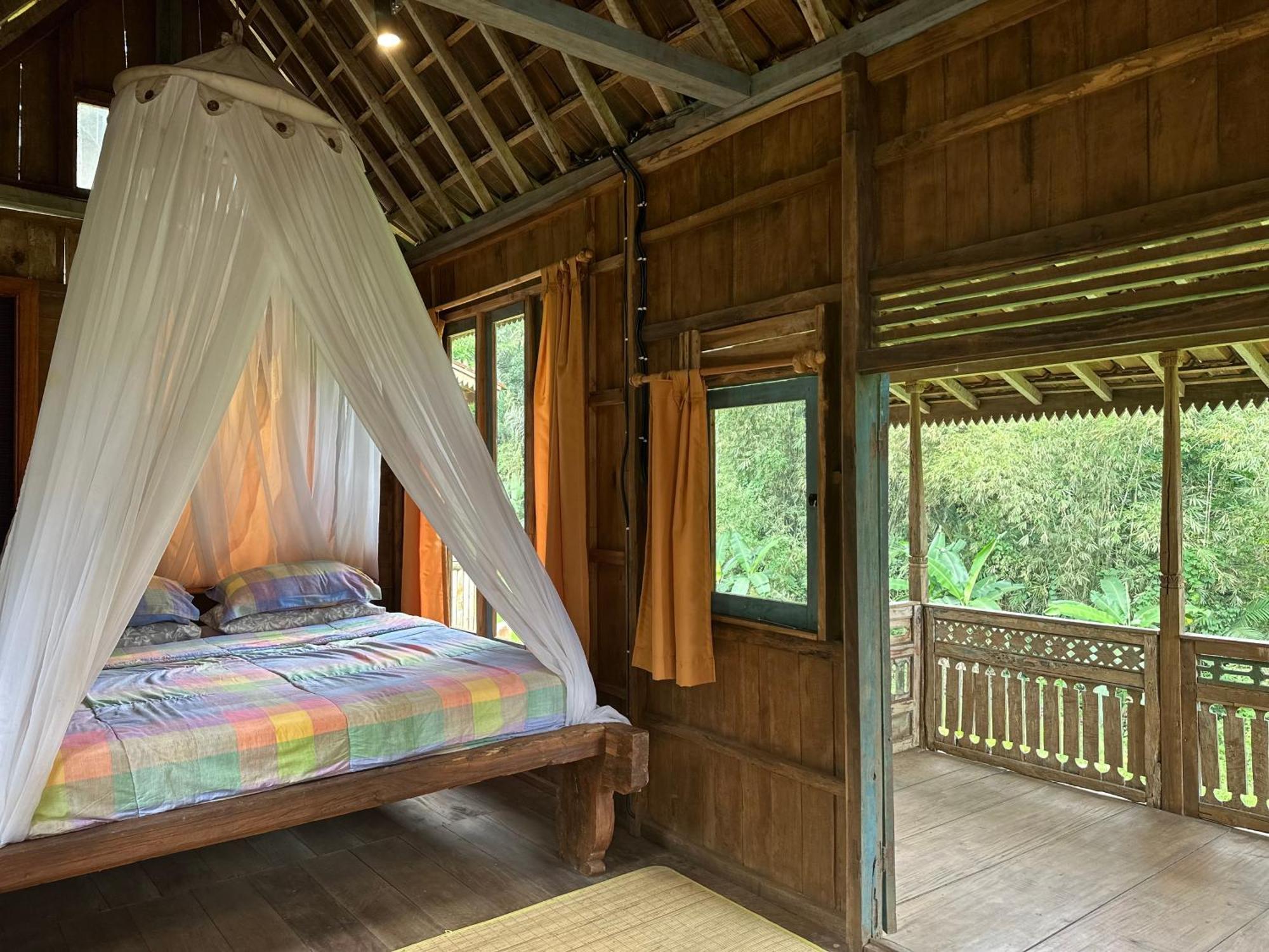 Oemah Tepi Sawah Lodge