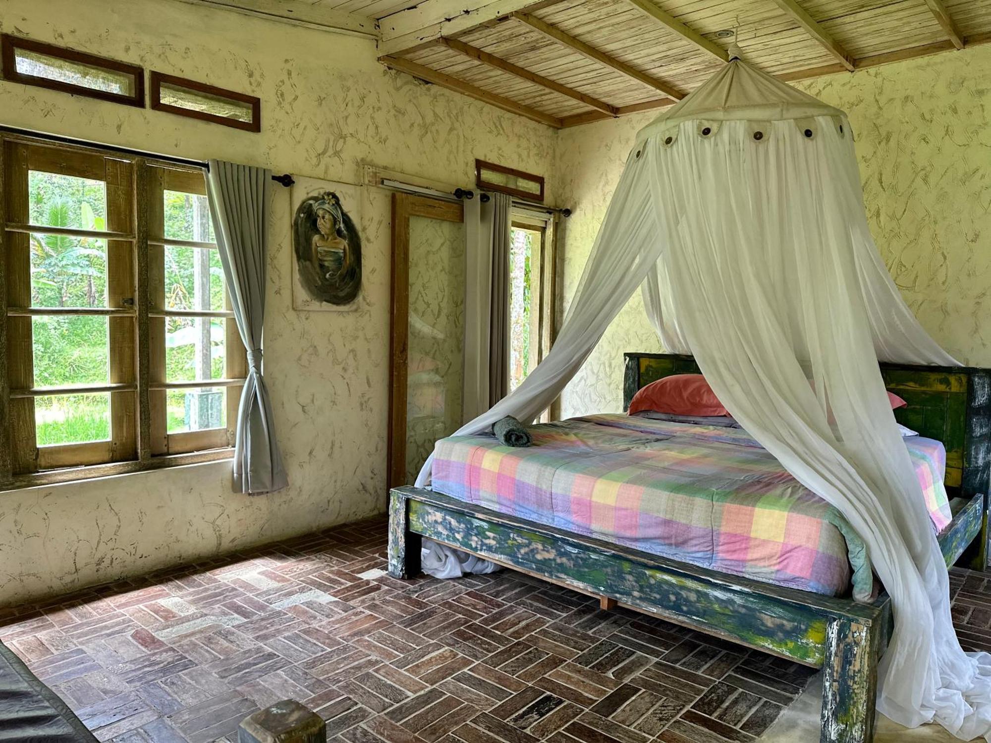 Oemah Tepi Sawah Lodge