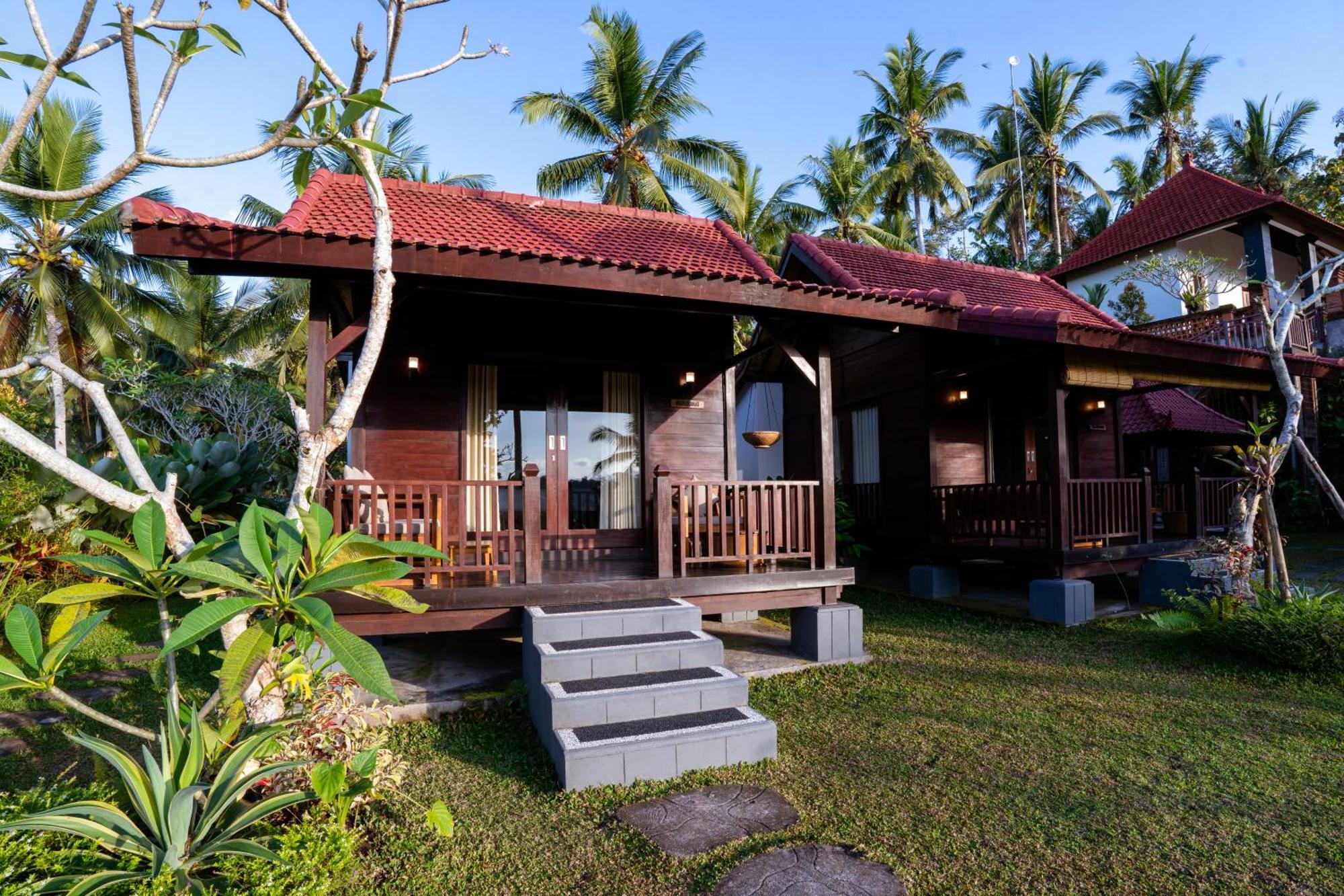 Lodge Amanuba Ersadeva *