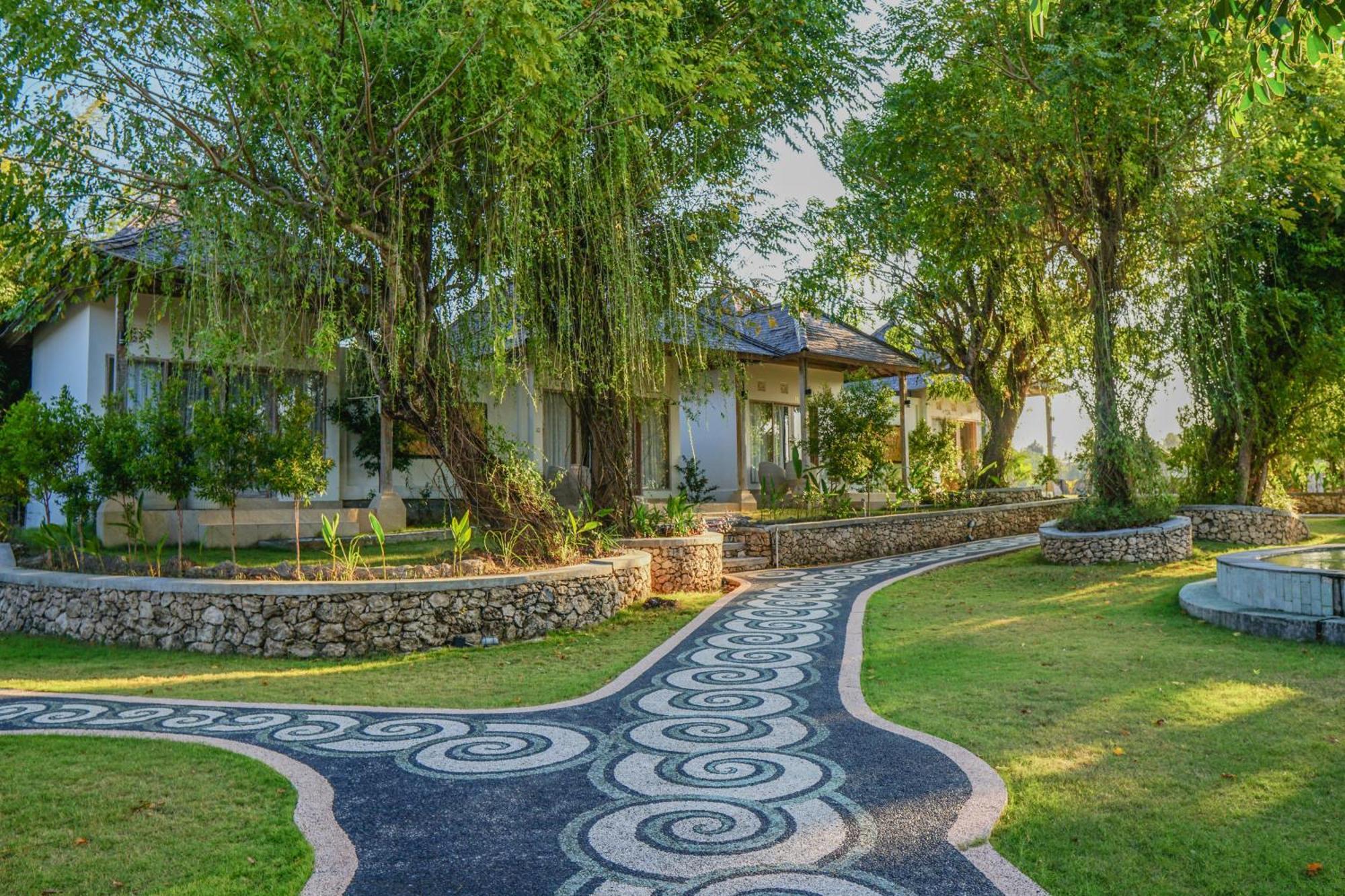 Caspla By Loccal Collection Resort 3*