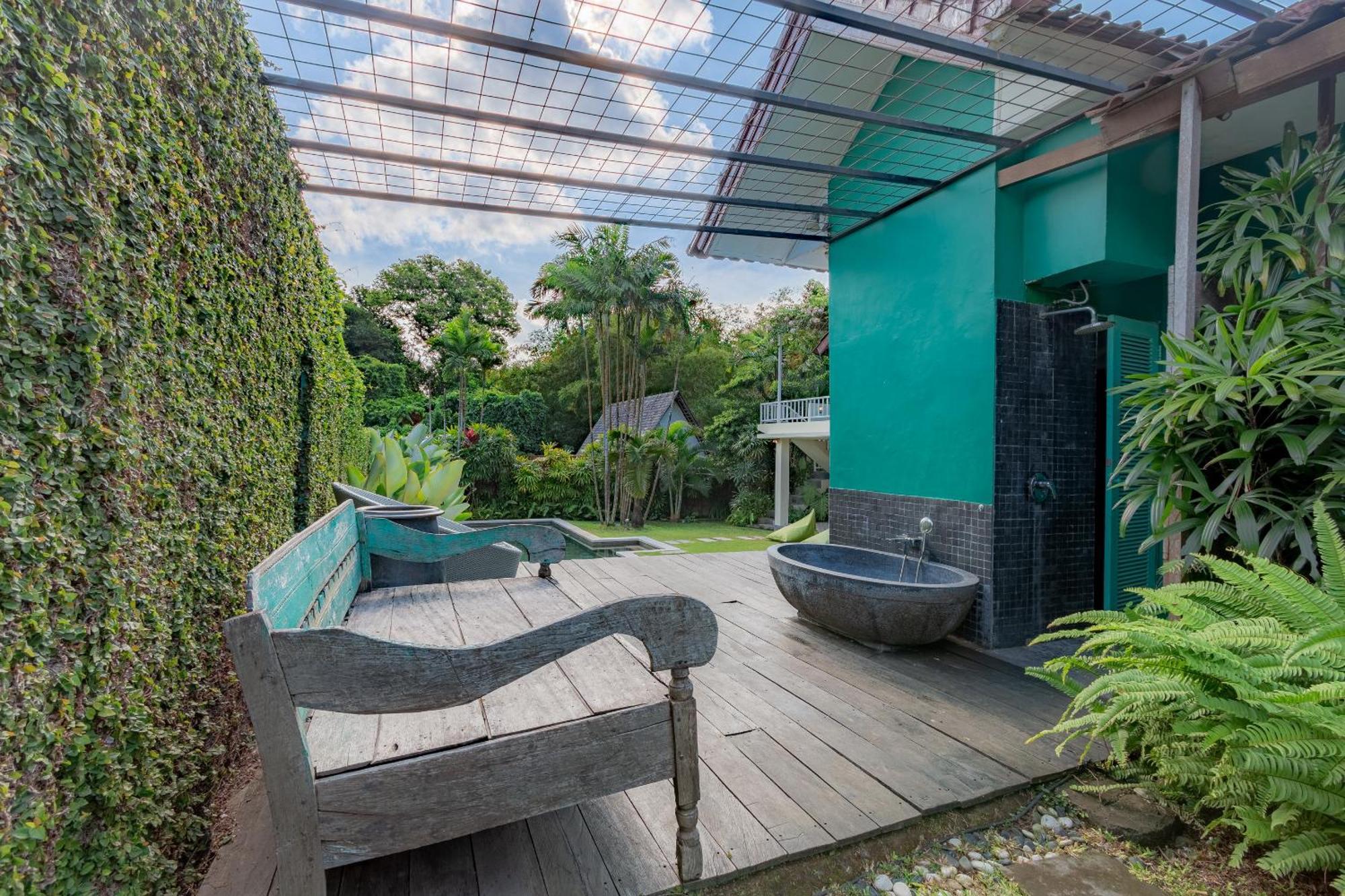 Bumi - Playful & Quirky 3br Near Seminyak, A Unique Getaway Villa Kerobokan (Bali)