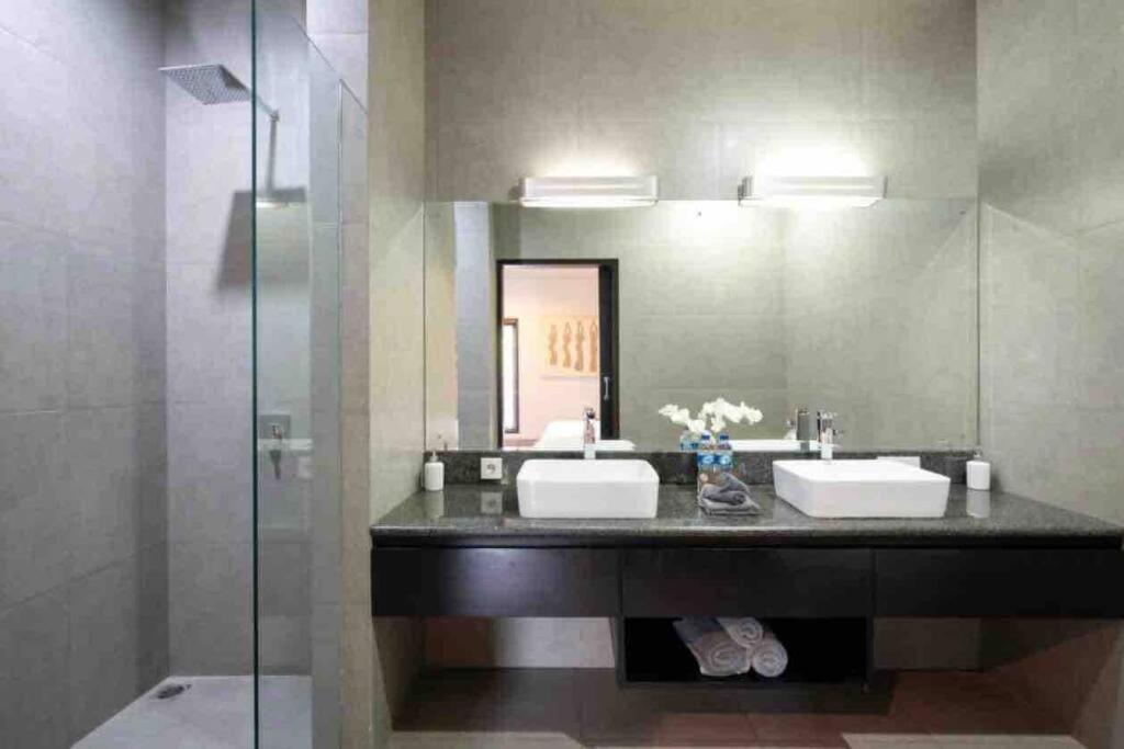 Lamunan Villa Seminyak (Bali)