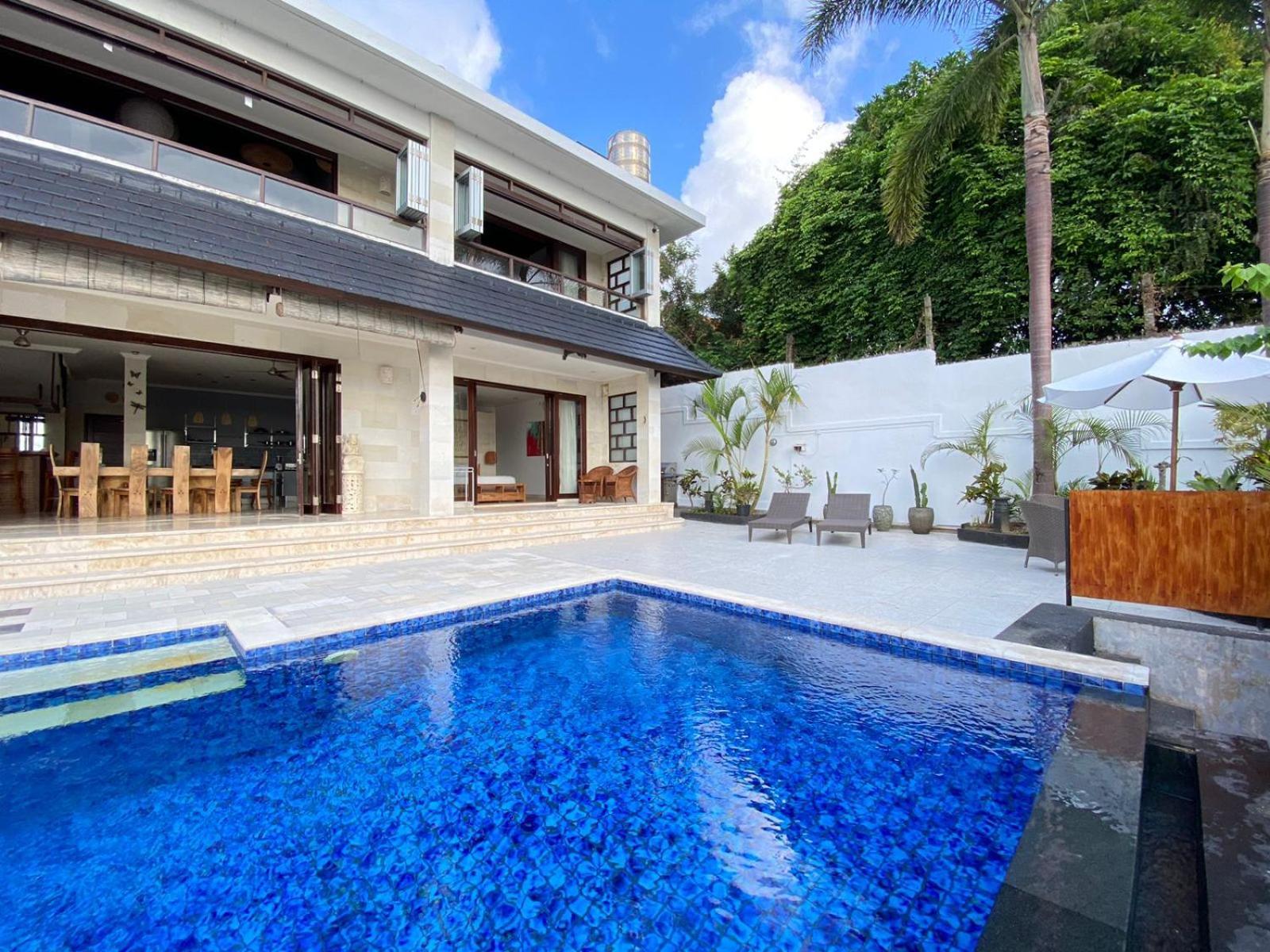 Dikebun Villa