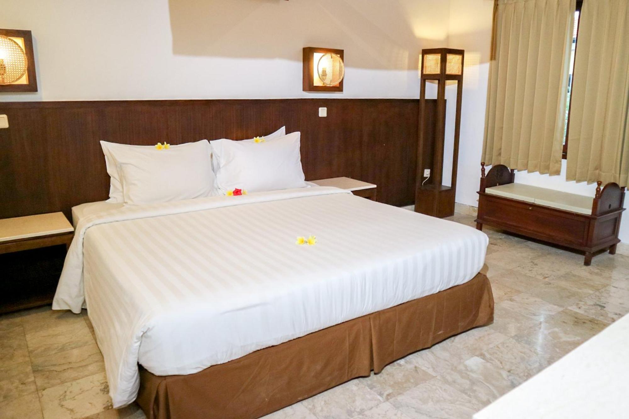 Hotel The Lagoon Bali Pool And 3*