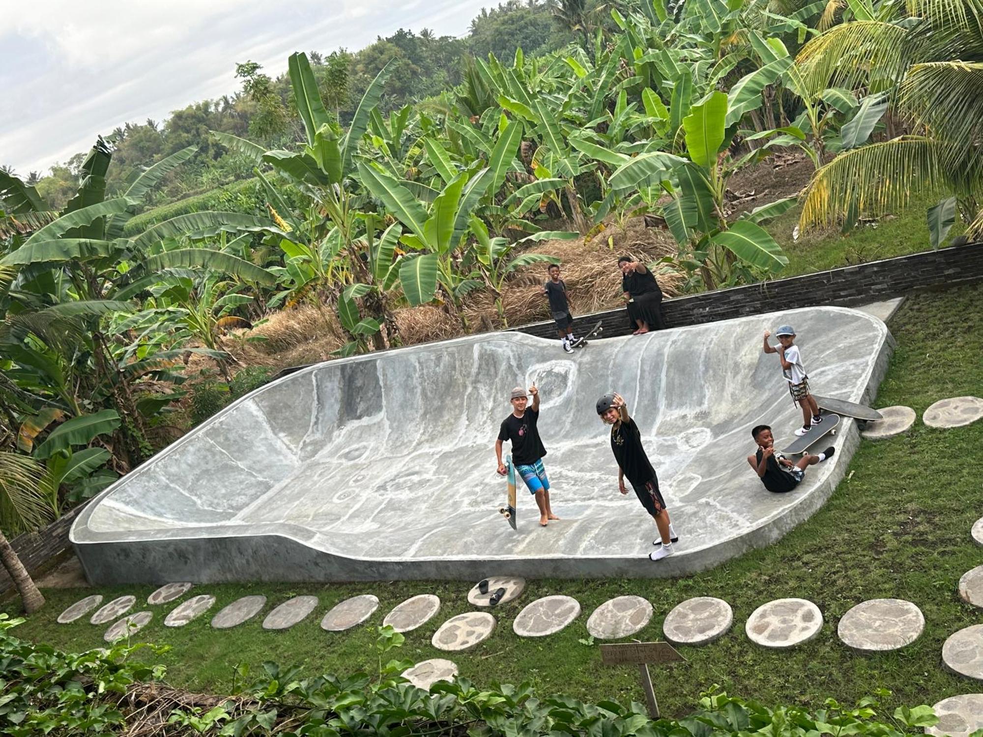 Medewi Secret Surfcamp 2*