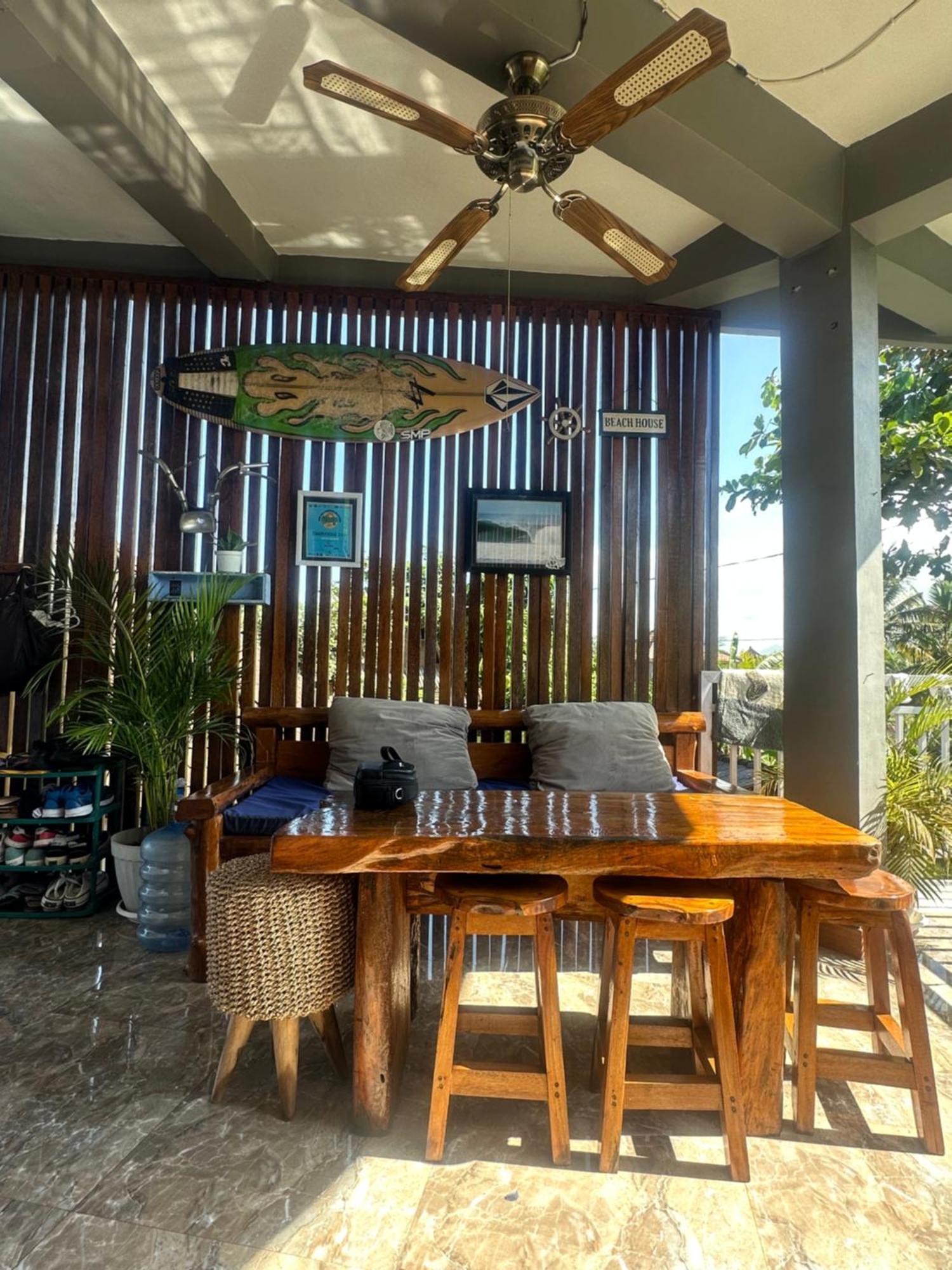 Medewi Secret Surfcamp Guest house Pulukan