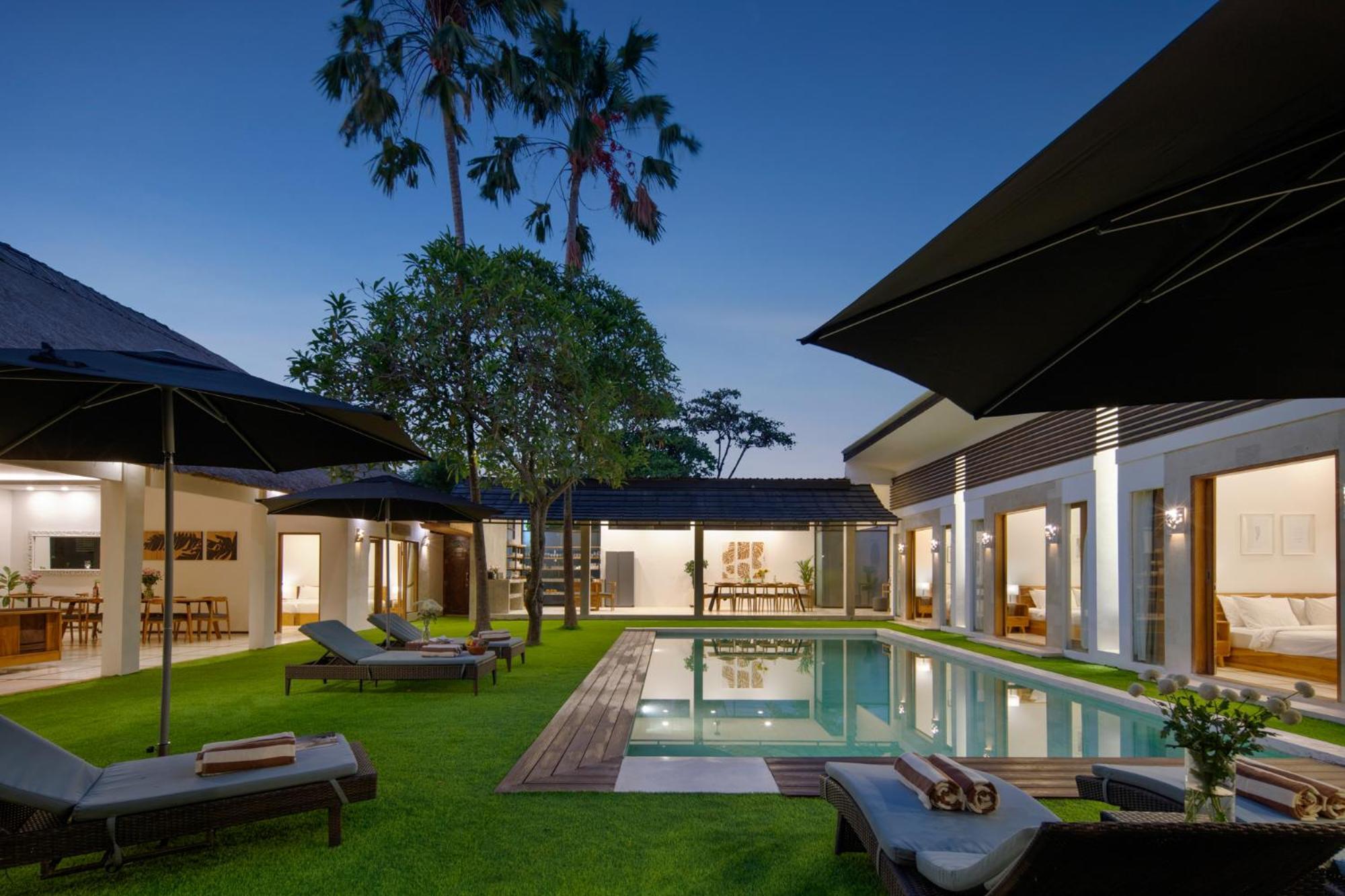 Big & Private 9 Bed, 9 Bath, Viola Villa, Pool, Location Seminyak (Bali)