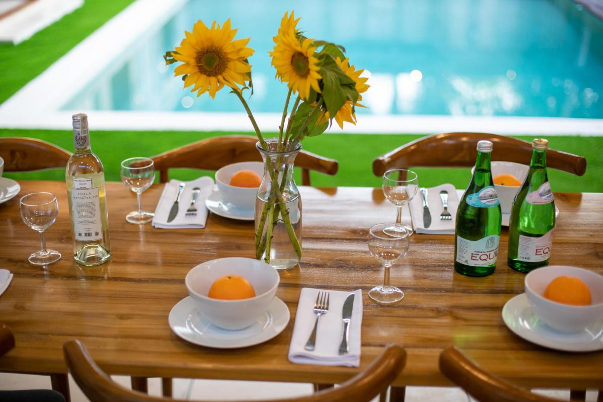 Villa Big & Private 9 Bed, 9 Bath, Viola Villa, Pool, Location *