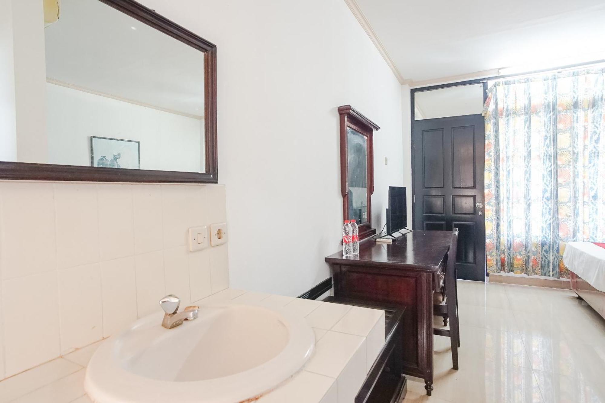 Hotel Oranjje 3*