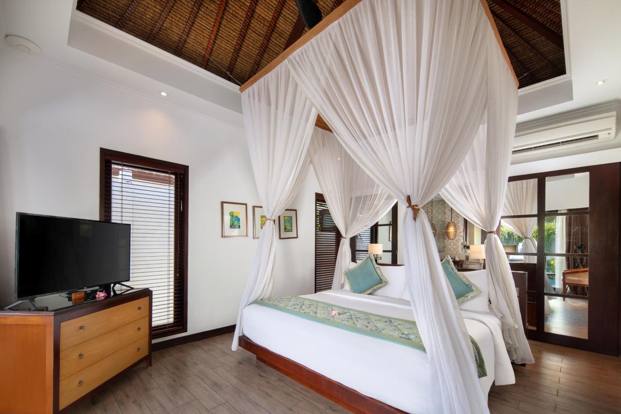 Club & Resort