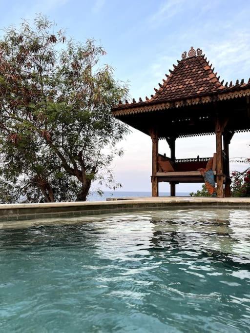 Tengguli Deluxe 20 M Infinitypool Ocean Front Villa