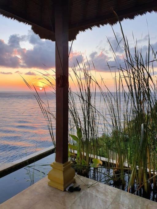 Tengguli Deluxe 20 M Infinitypool Ocean Front Ambat