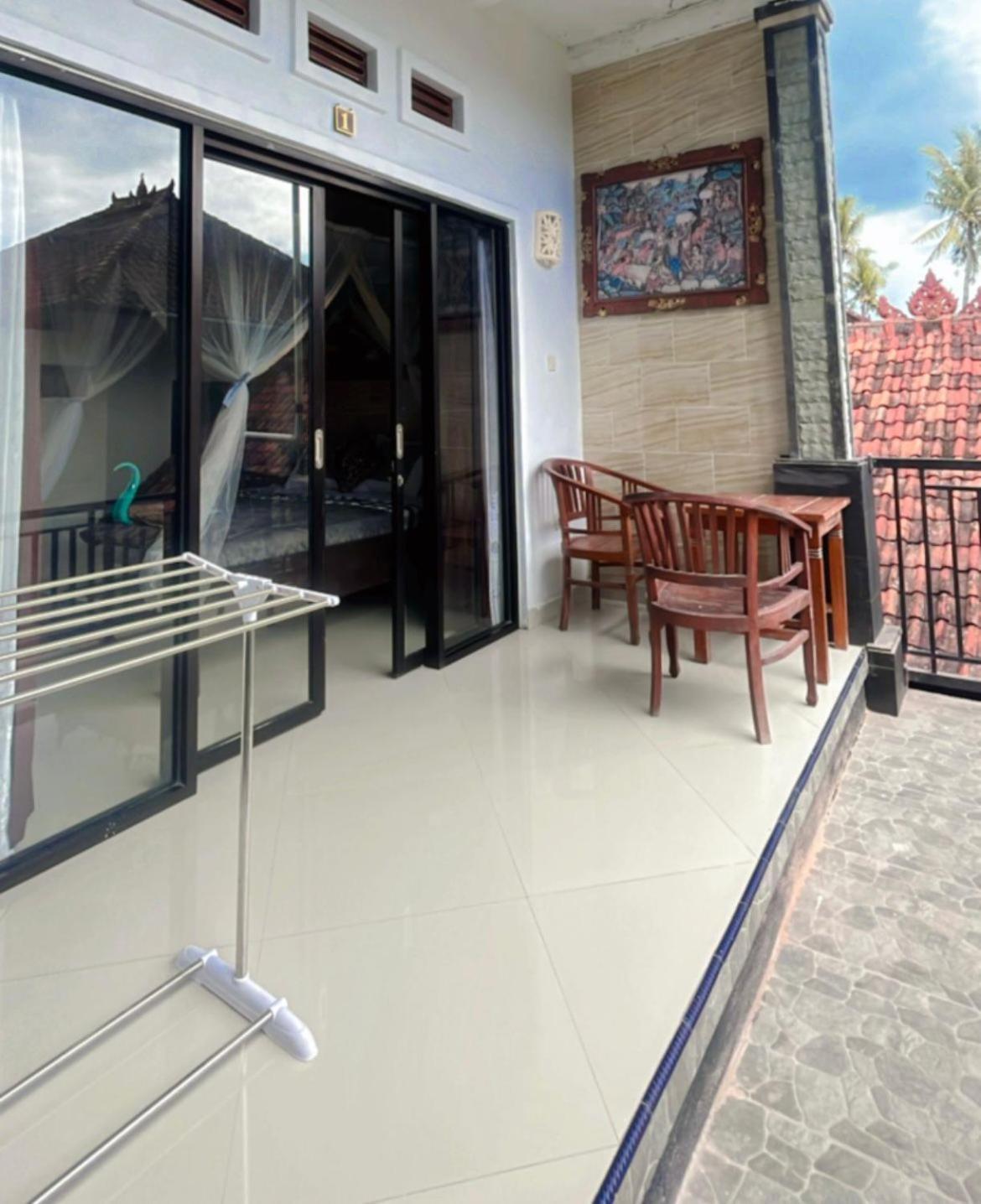 D Jana Homestay *