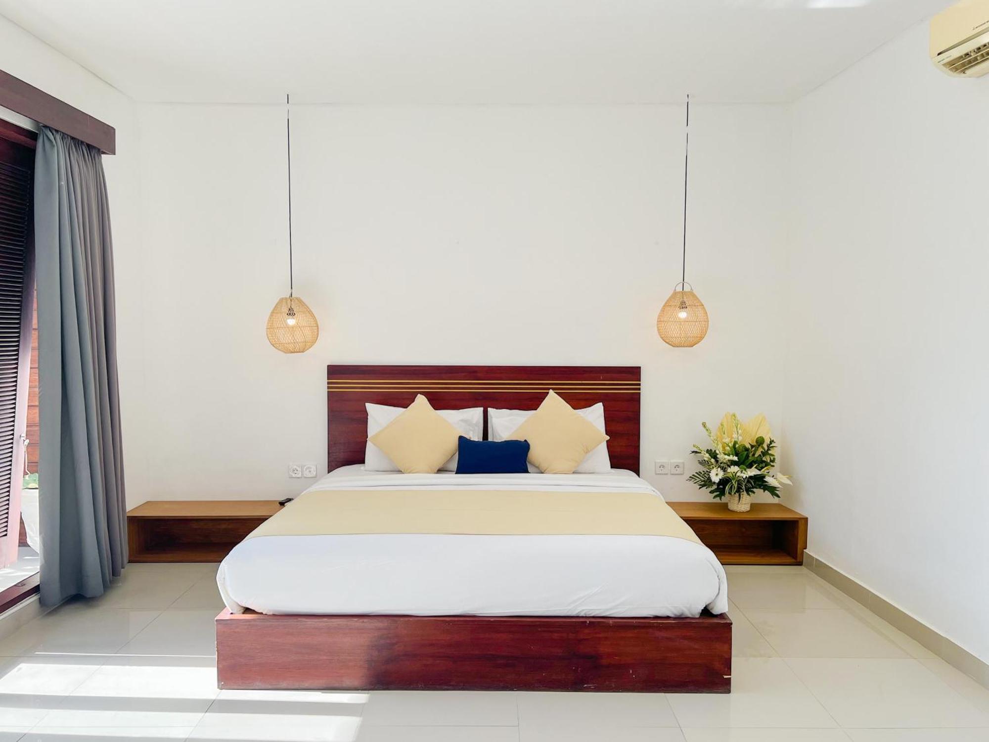 Apple & Holiday park Kerobokan (Bali)