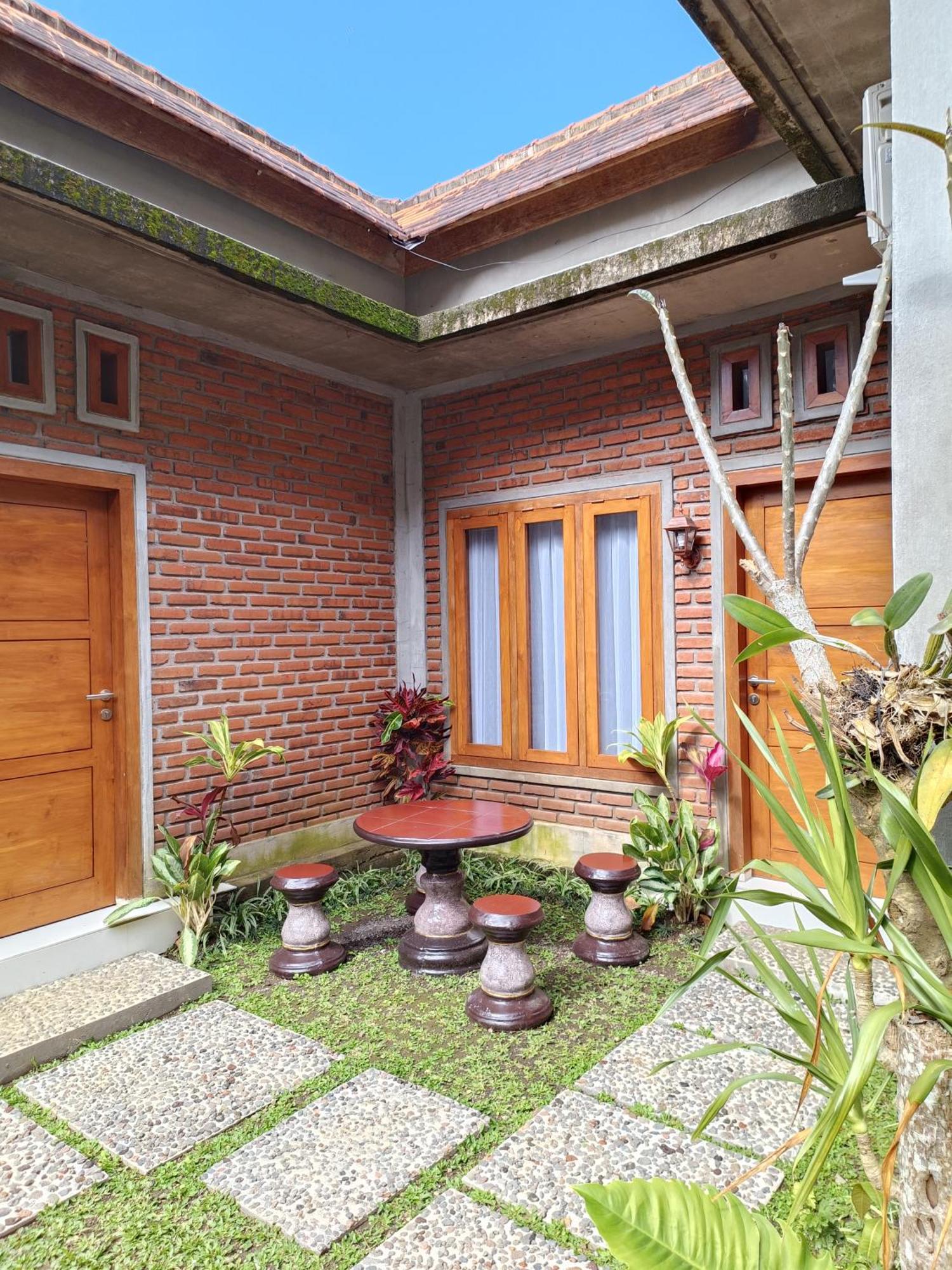 Guest house Made Oka And Warung