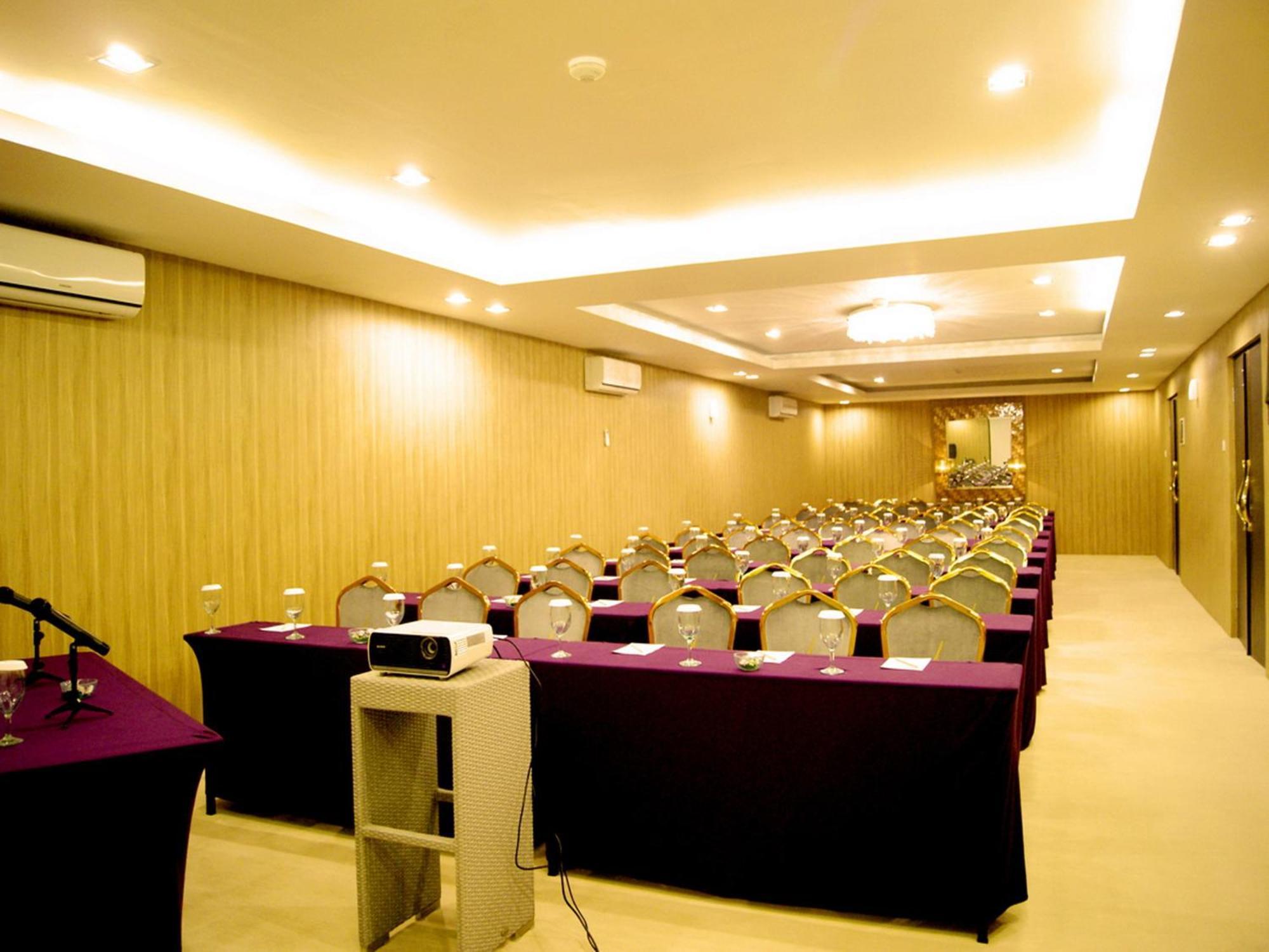 Amaroossa Bali Hotel 4*