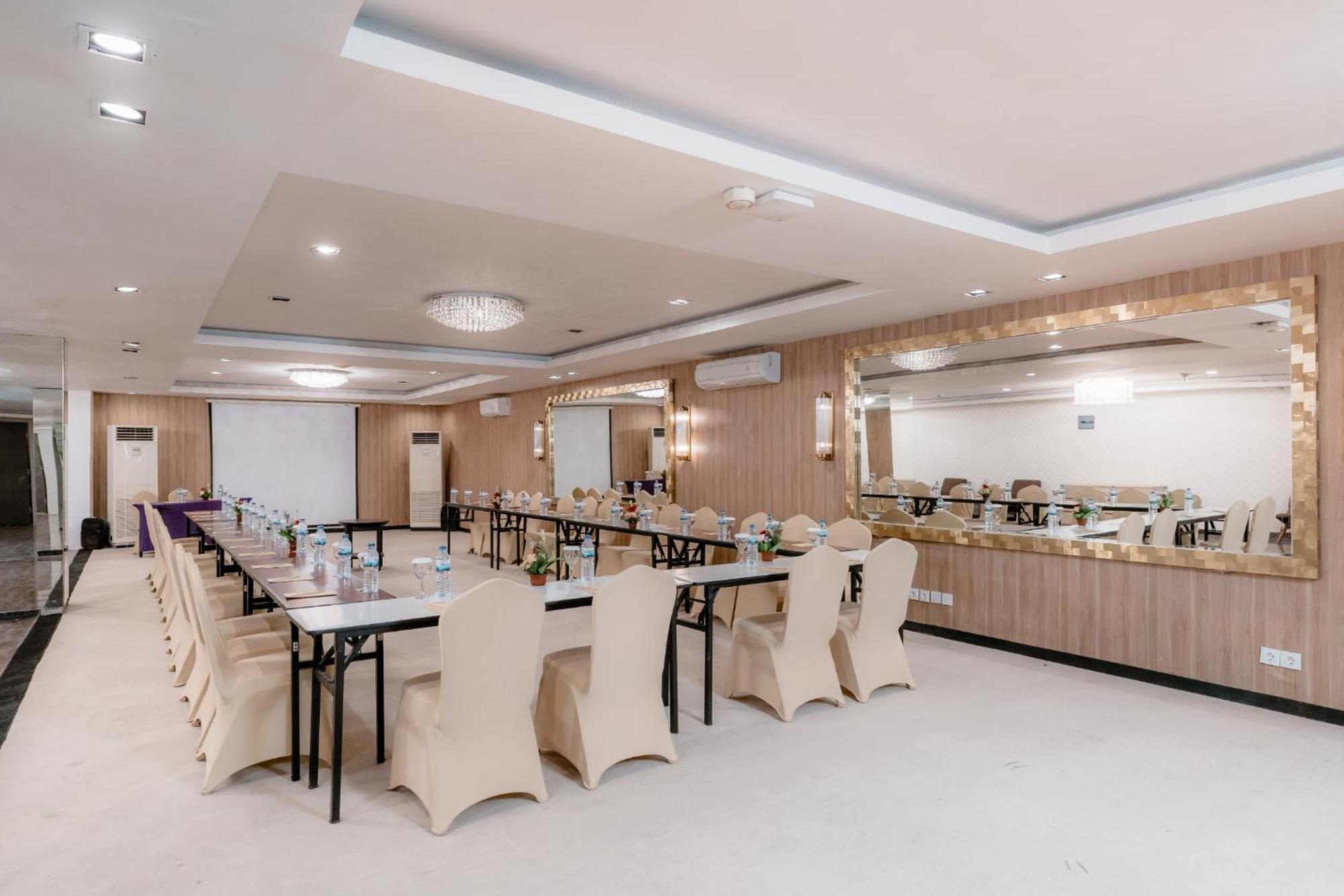 Hotel Amaroossa Bali 4*