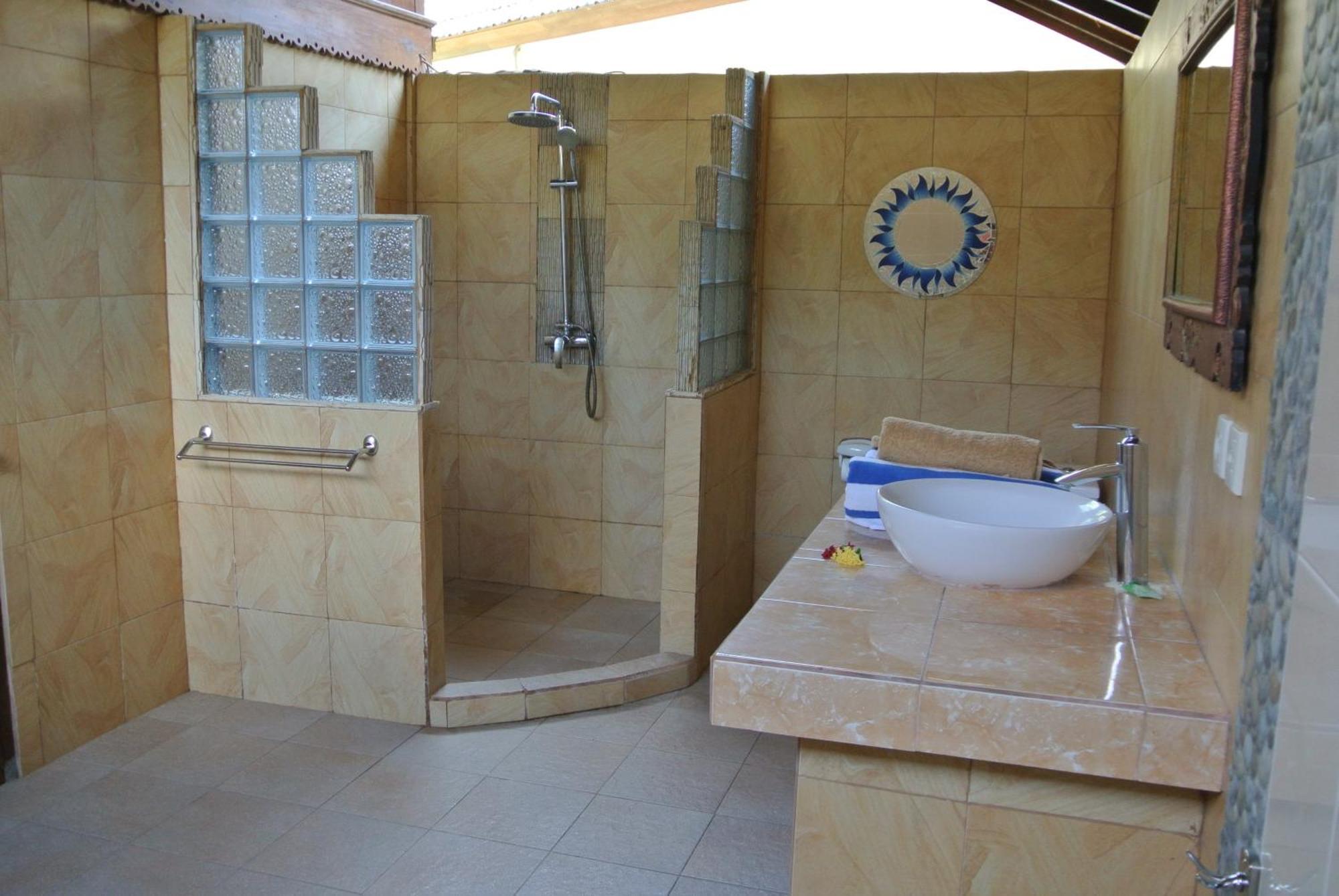 Kura Kura Villas & Candidasa Mini Golf * Candi Dasa (Bali)