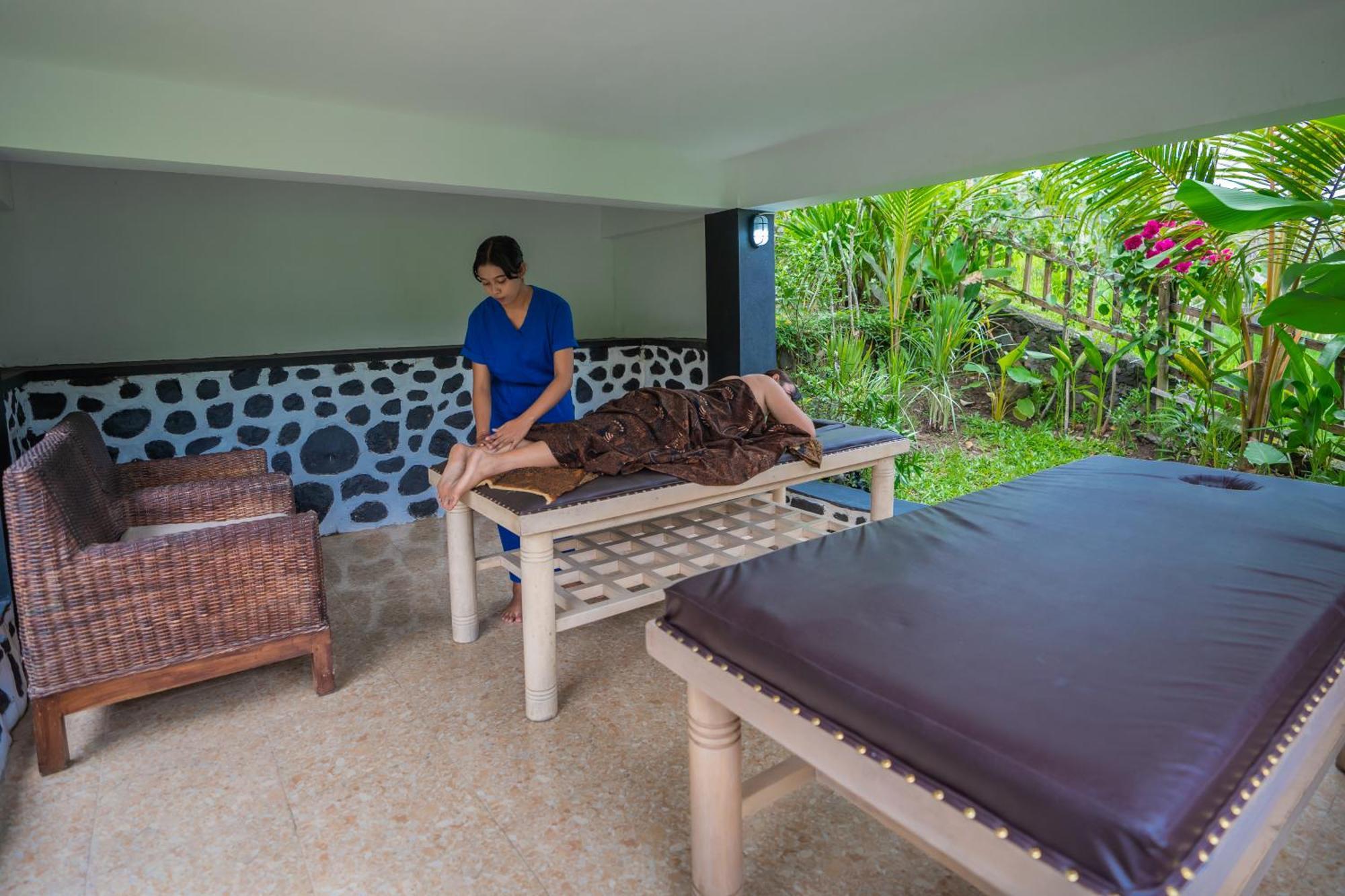 Lumbung Seraya Hotel