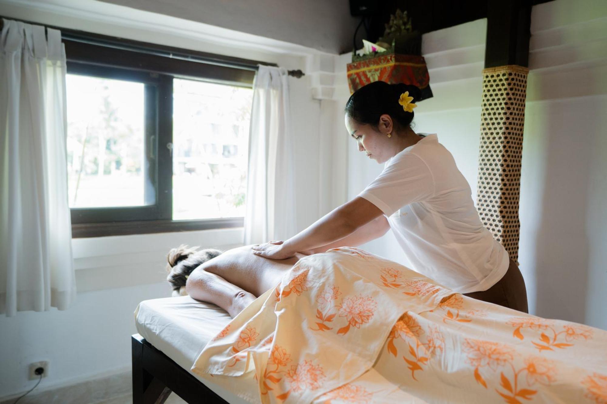 Hotel The Artini Dijiwa 4*