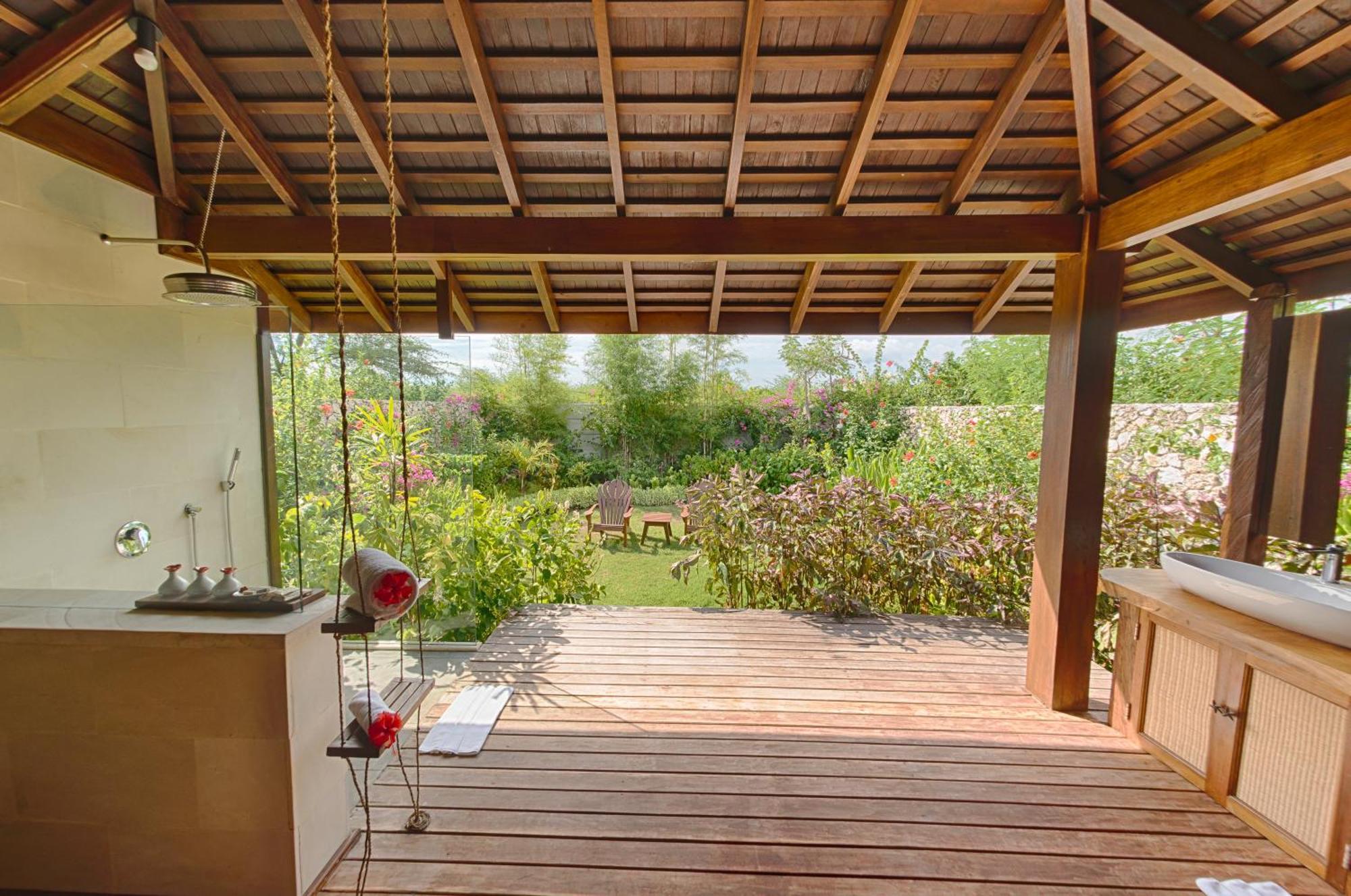 Resort Naya Gawana & 4*
