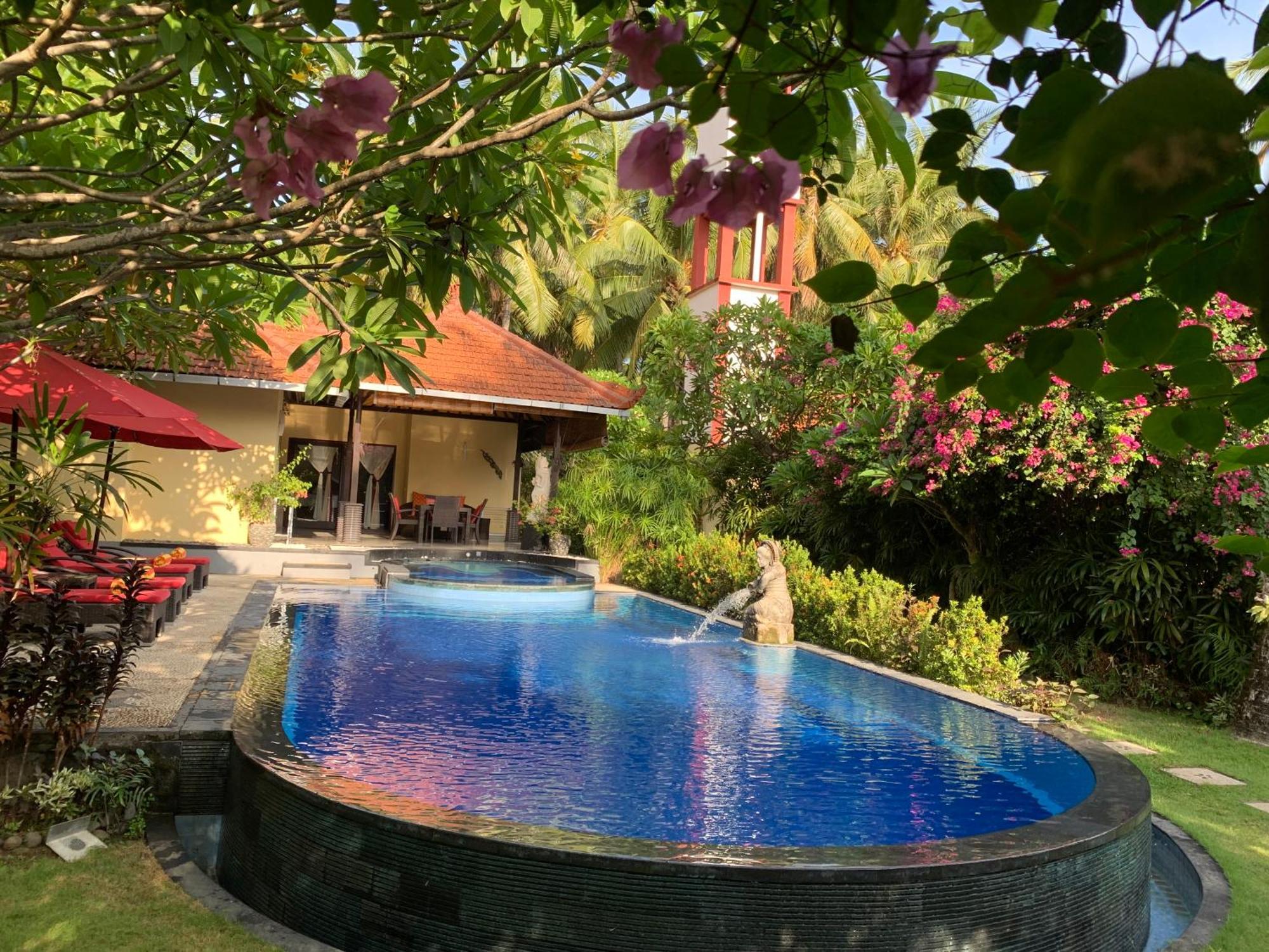 Hotel Teluk Karang Dive &