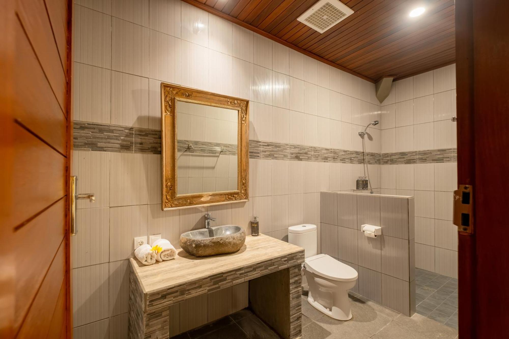 Dhiari Guest house *