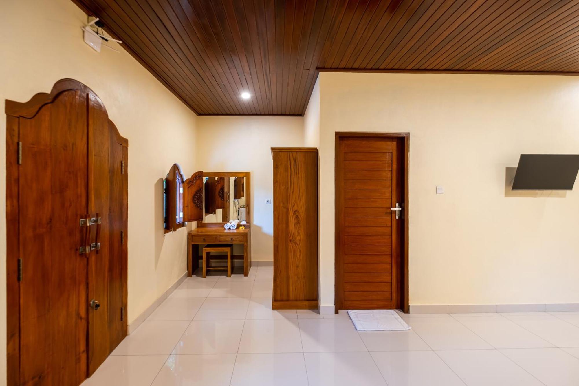 Guest house Dhiari *