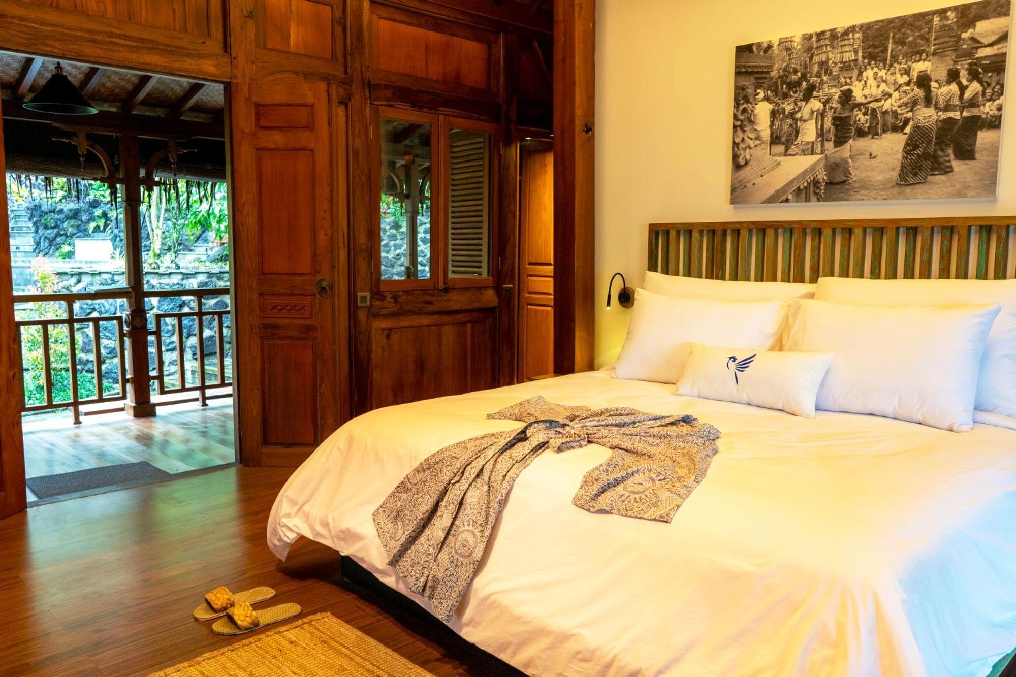 Hotel Tira Vilagna & 4*