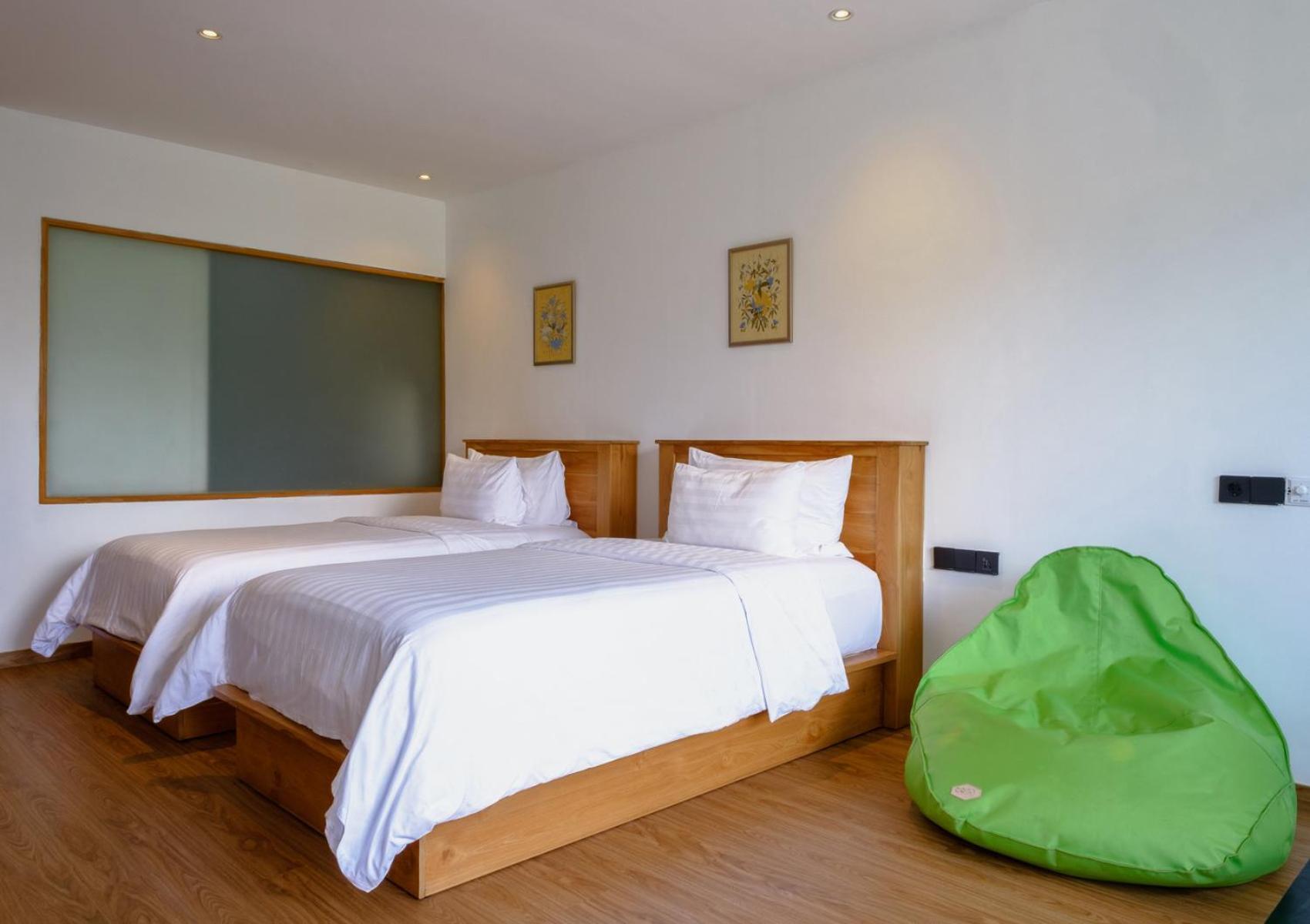 Giriwood & Hotel 4*
