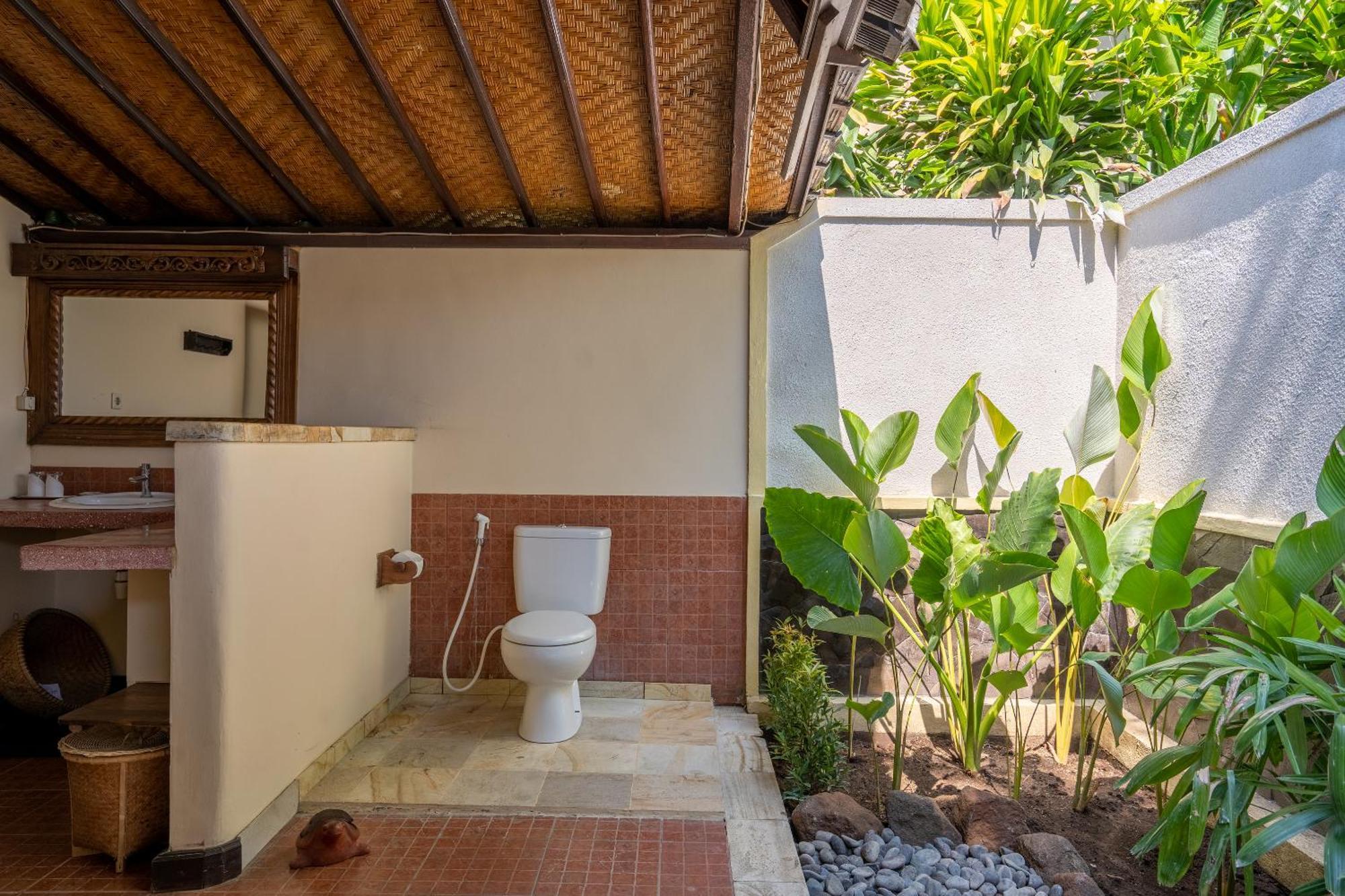 Taman Sari Bali And 4* Pemuteran (Bali)