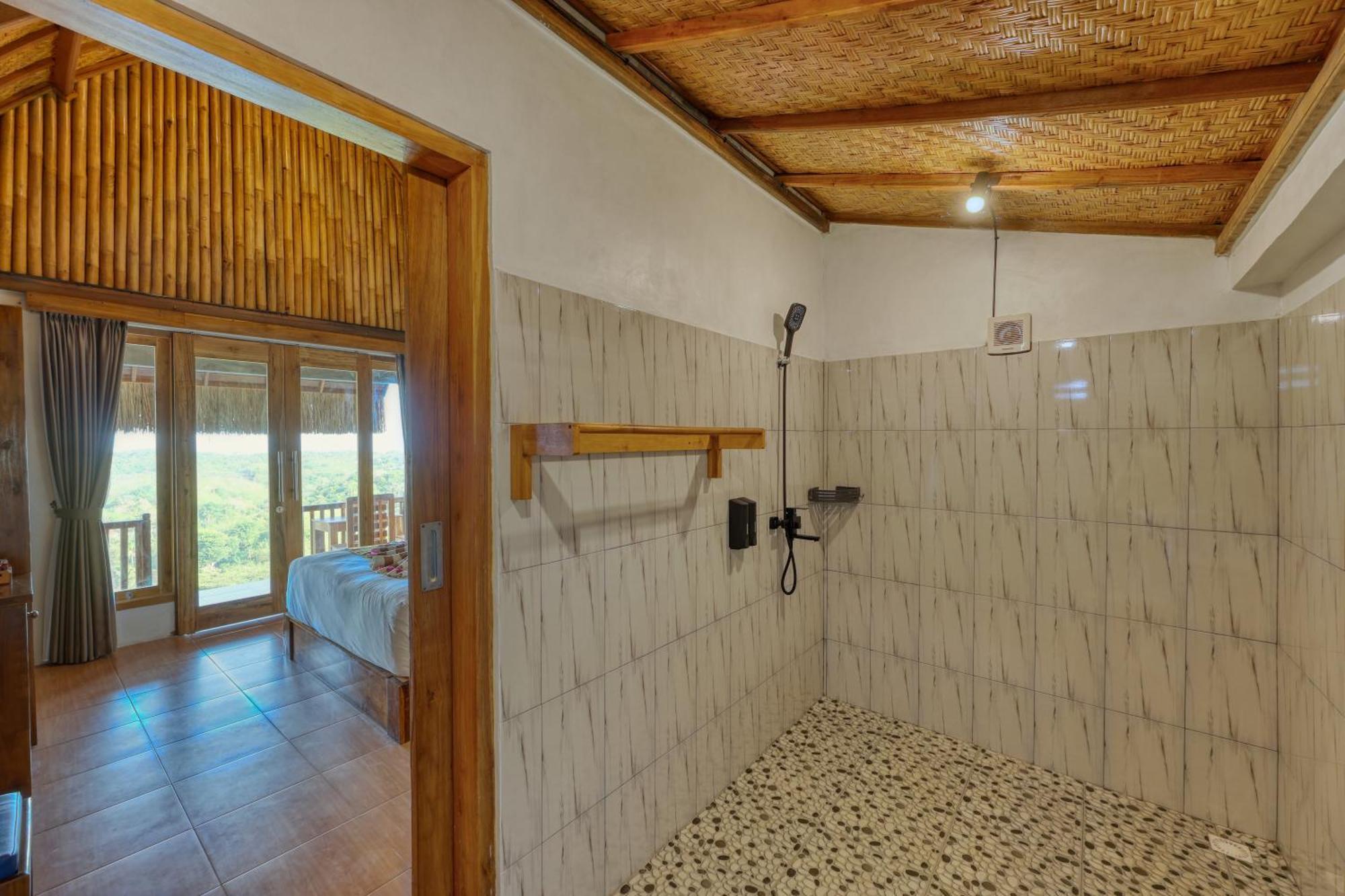 Sebuluh Sunset Hill Guest house 2*