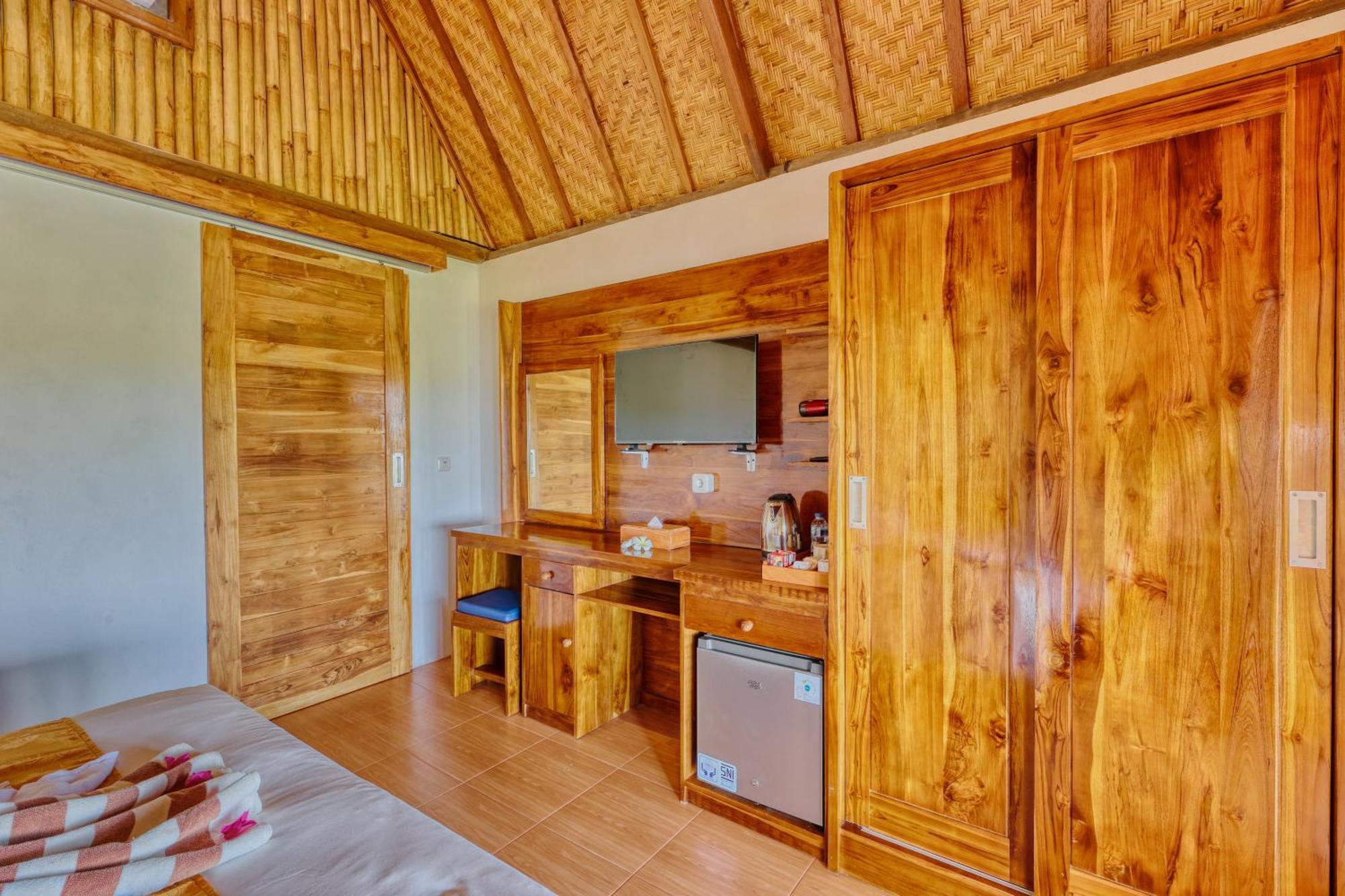 Sebuluh Sunset Hill Guest house