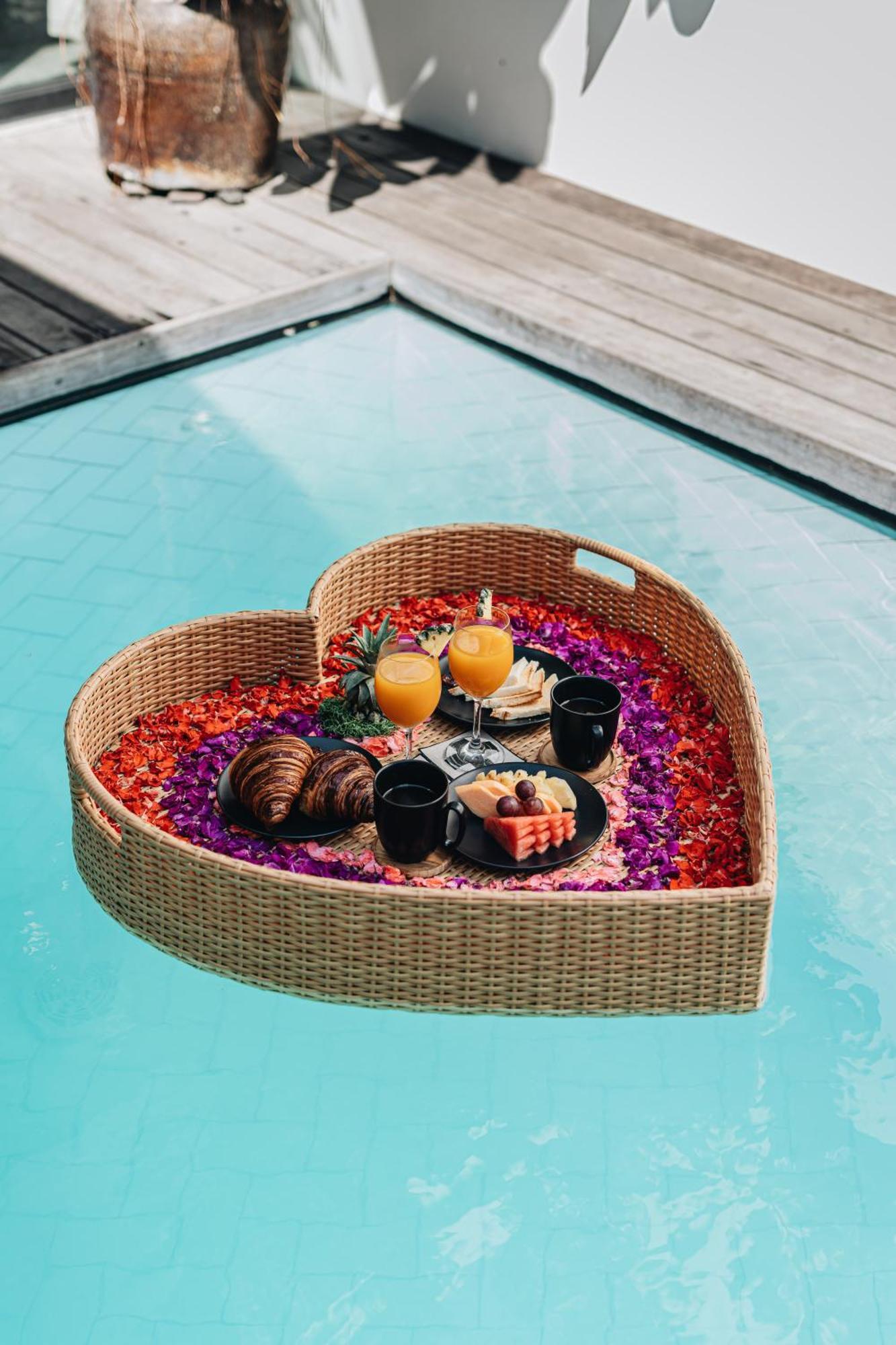 Villa Secluded 1br Pool With Ricefield View In Berawa, 5mins Ride To