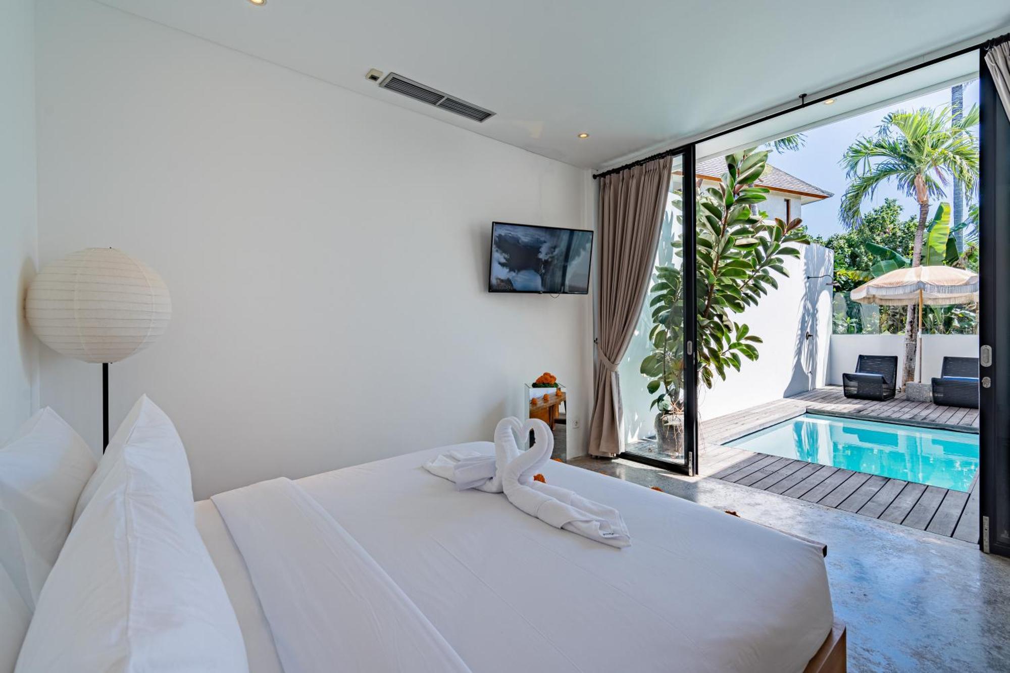 Villa Secluded 1br Pool With Ricefield View In Berawa, 5mins Ride To Canggu (Bali)