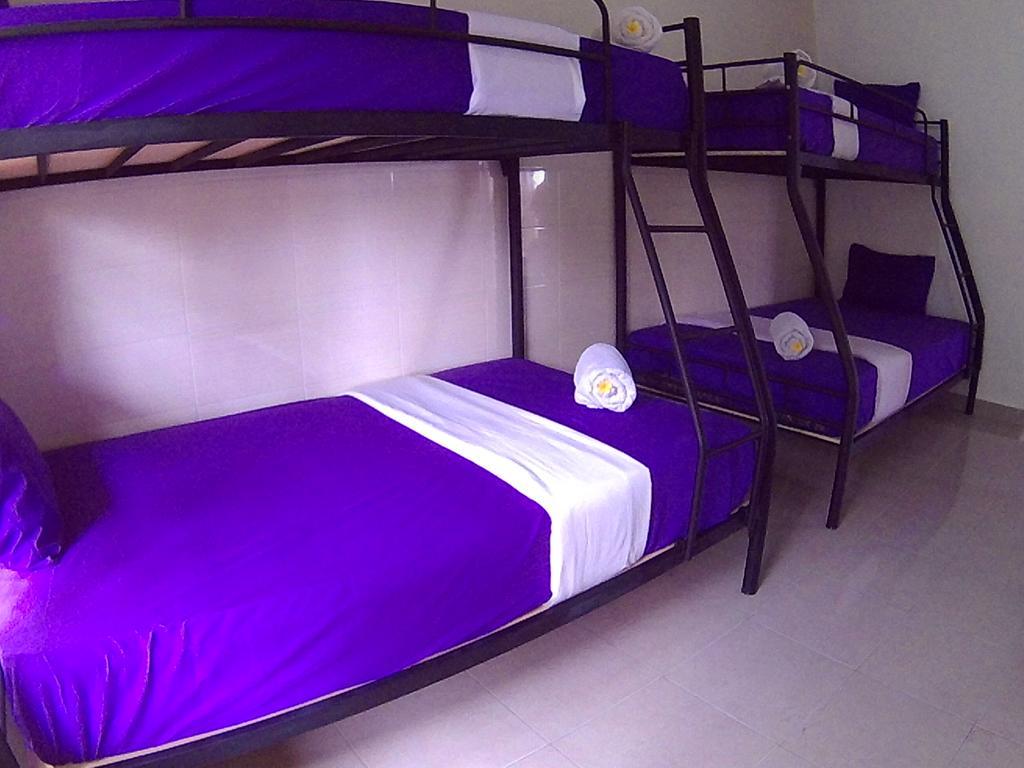 24/7 Bed & Breakfast *