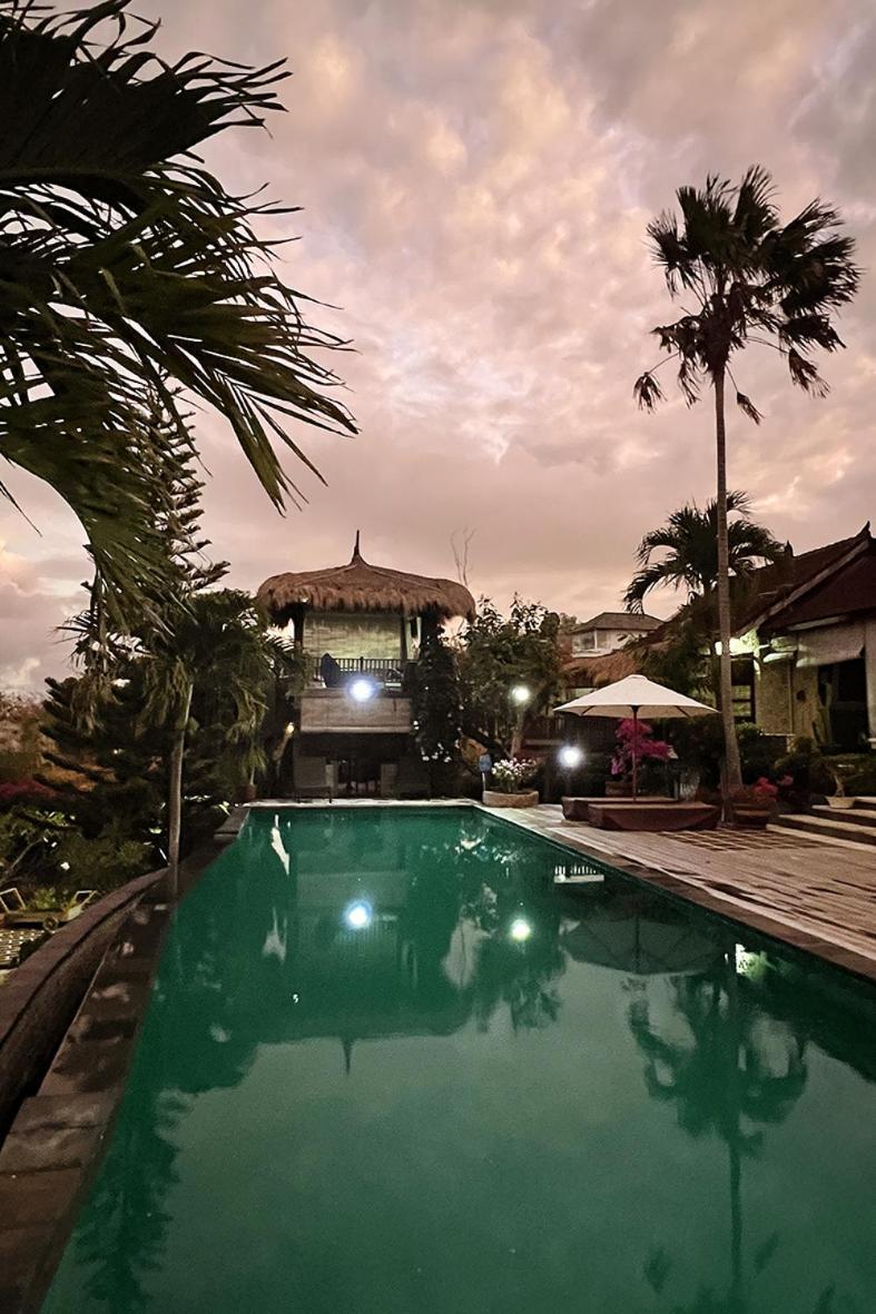 Anjing 3* Nusa Dua (Bali)