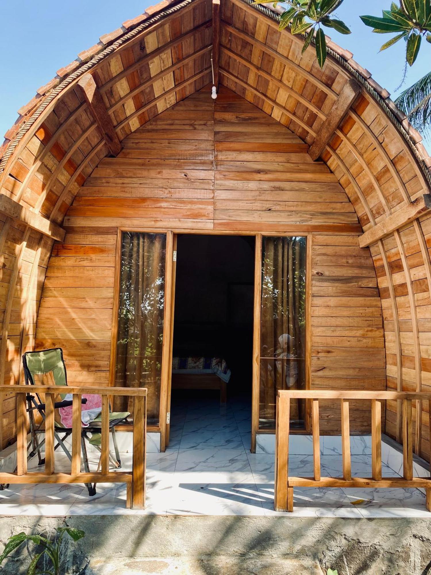 Dikaloha Surfschool And Guest house *