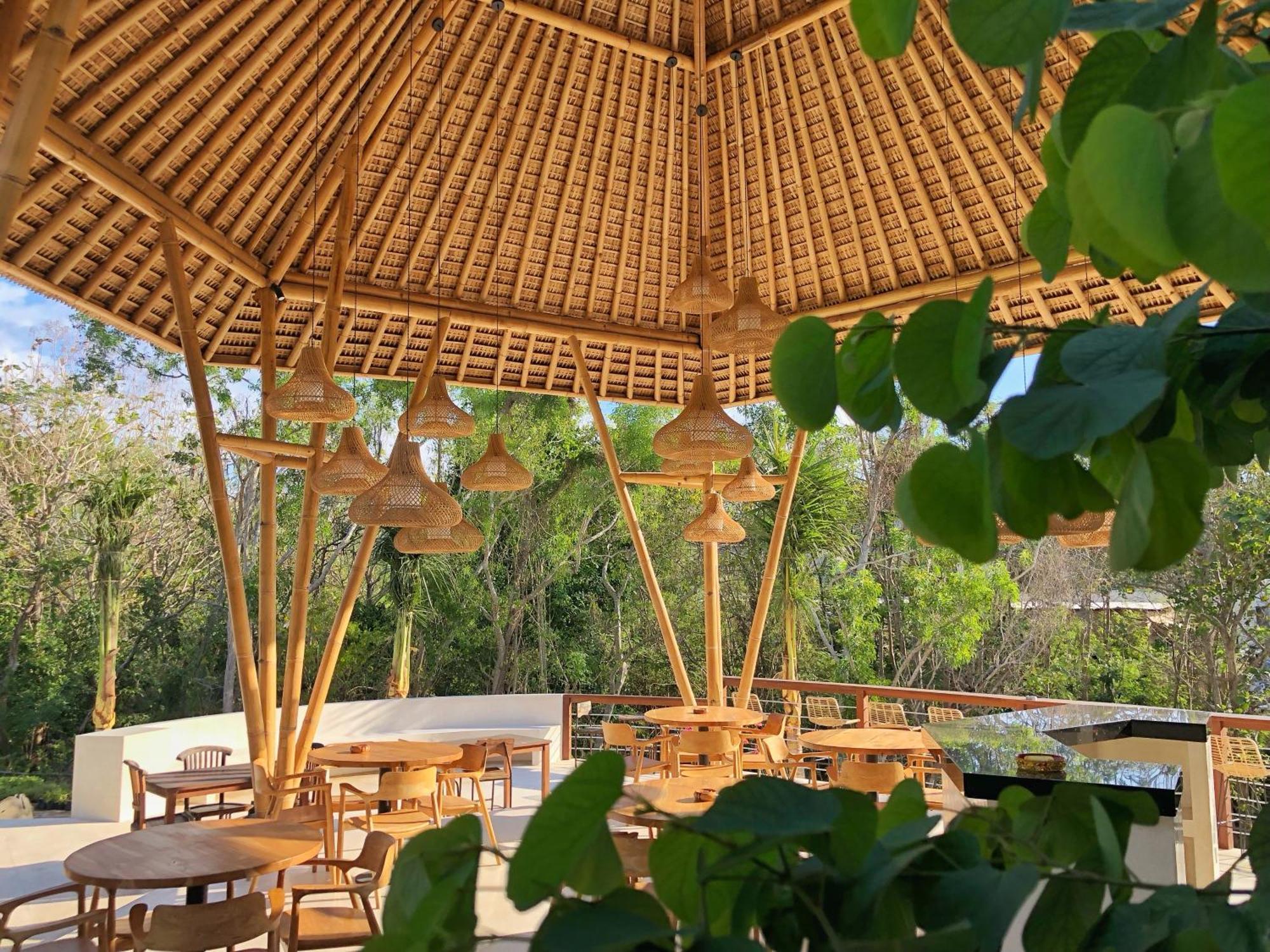 Tregge Surf Camp * Uluwatu (Bali)