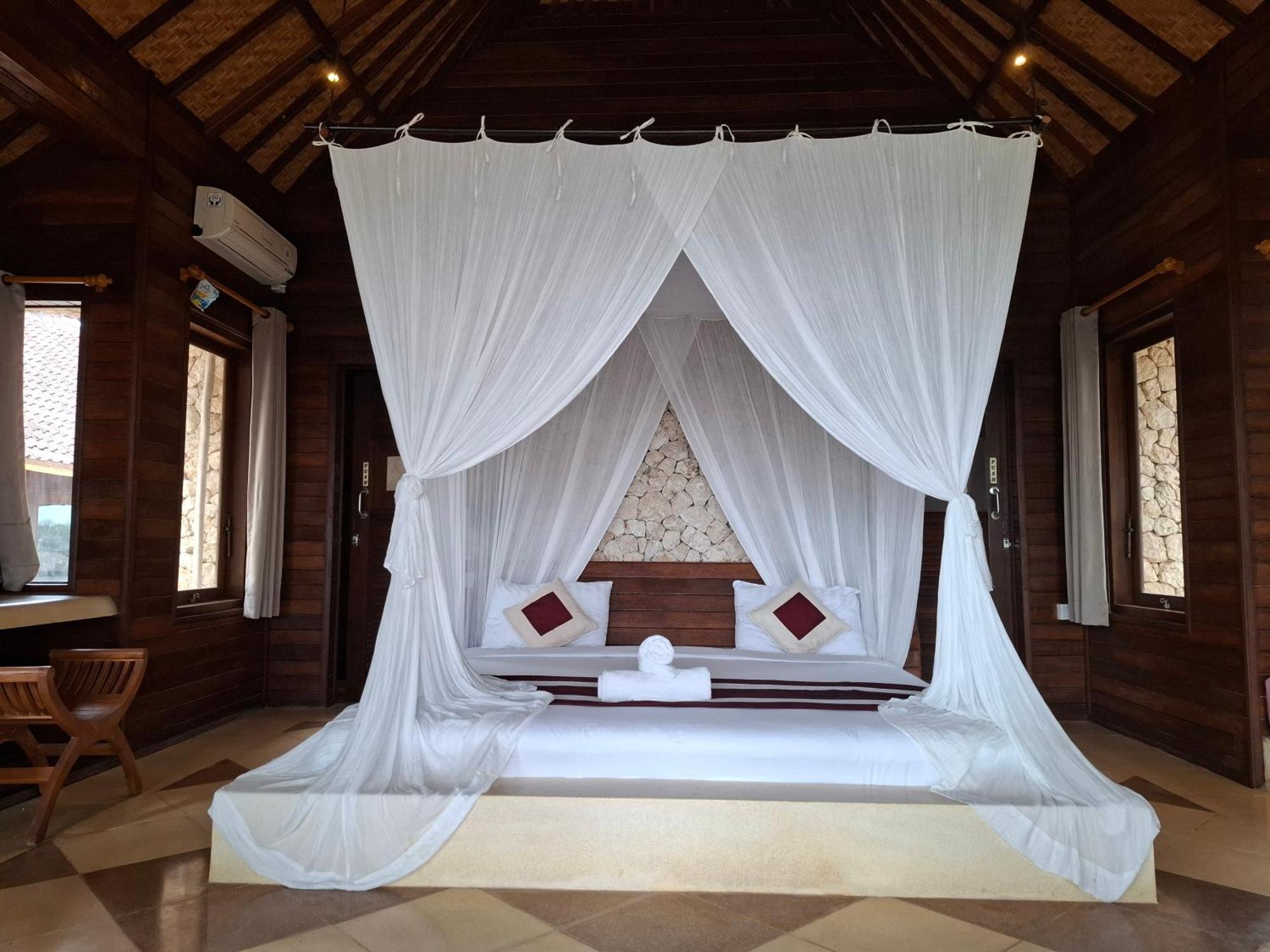 Rady Lembongan Lodge