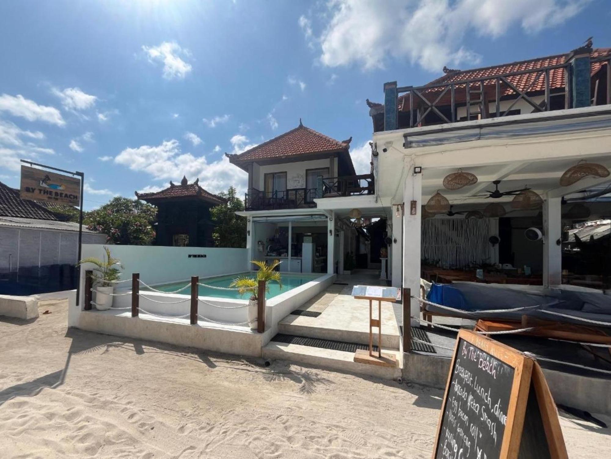 The Huts Guest house 2*