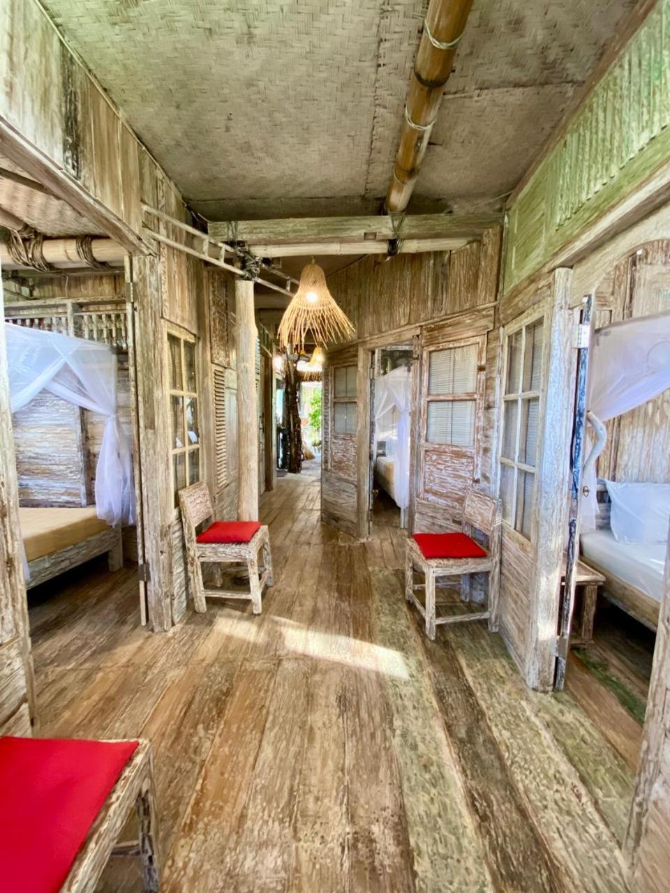 Funky Place Hostel Lovina (Bali)