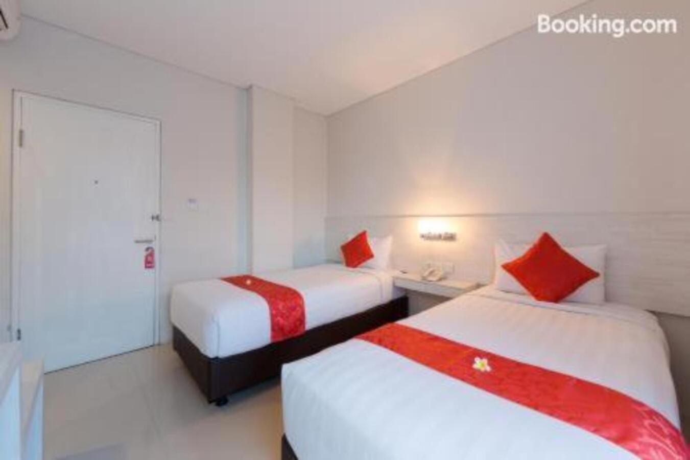 The Rinaya By Ecommerceloka Hotel