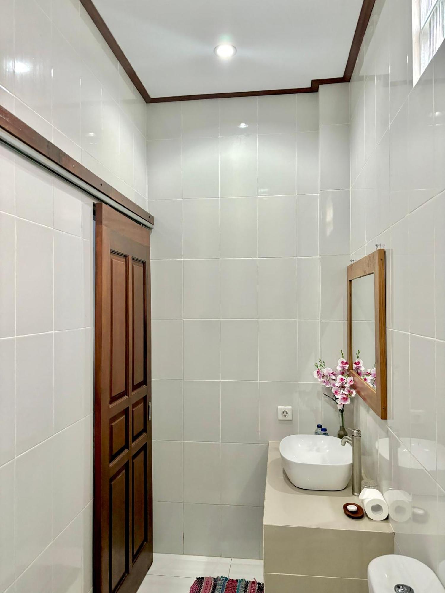 The Lima In Guest house Canggu (Bali)