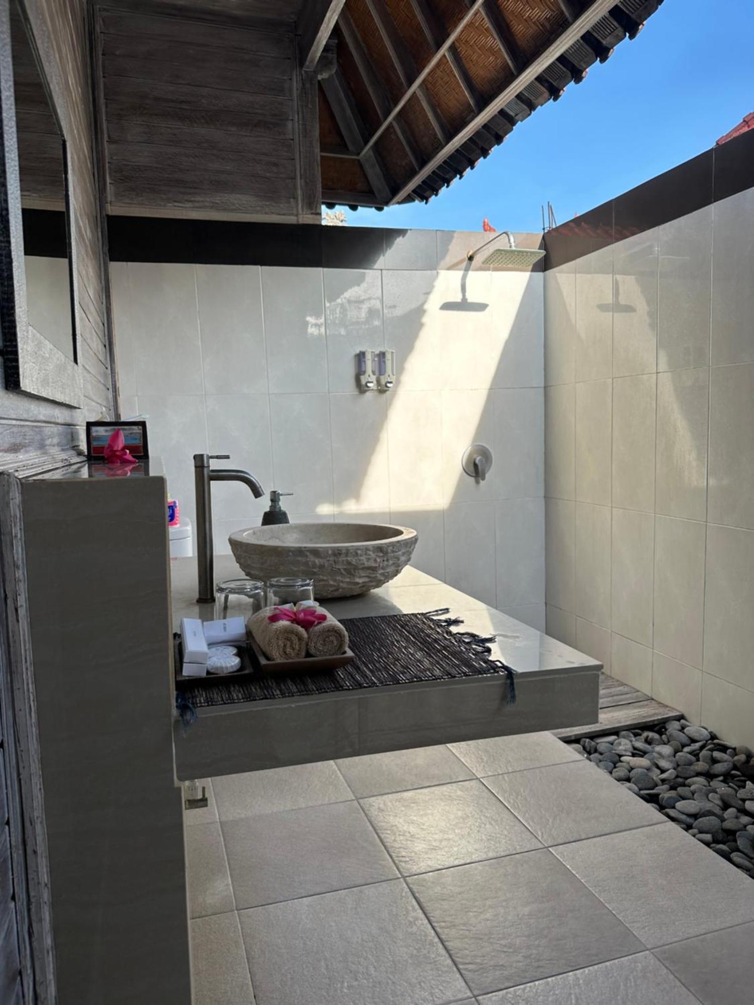 The Niti Hut's Lembongan Holiday park 4*
