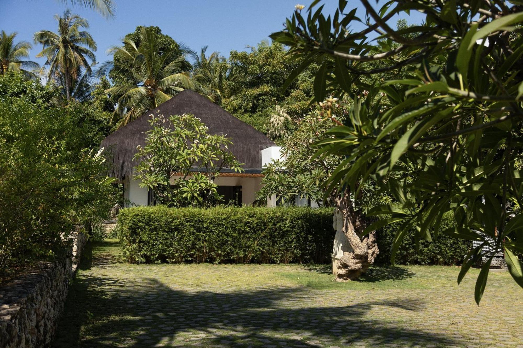 Resor The Jing Tejakula
