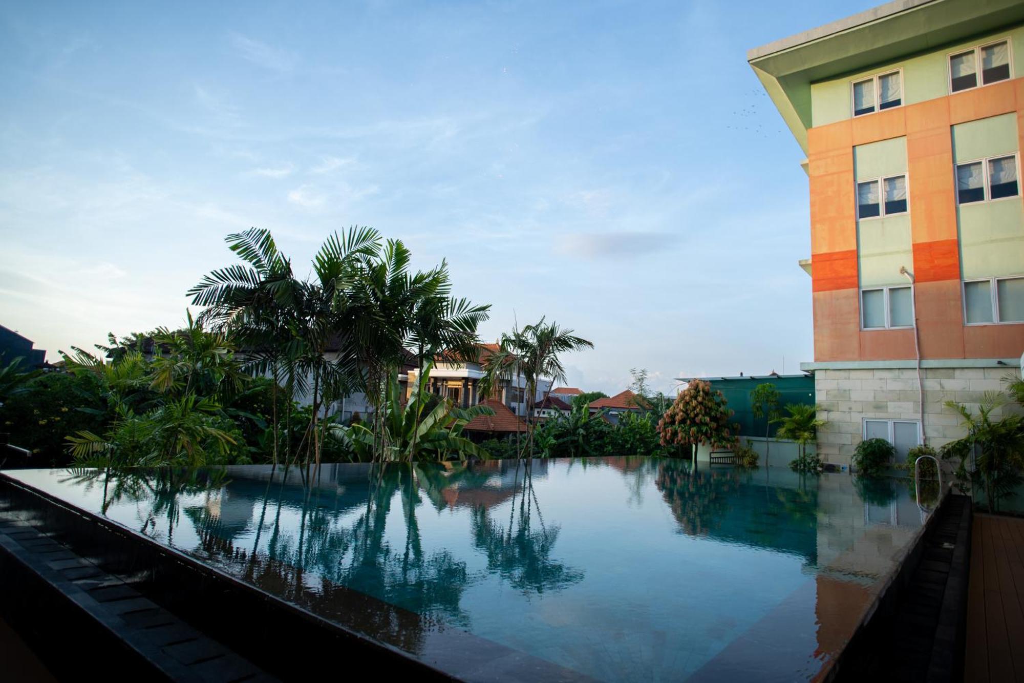 Harris & Residences Riverview Kuta, Bali Hotel
