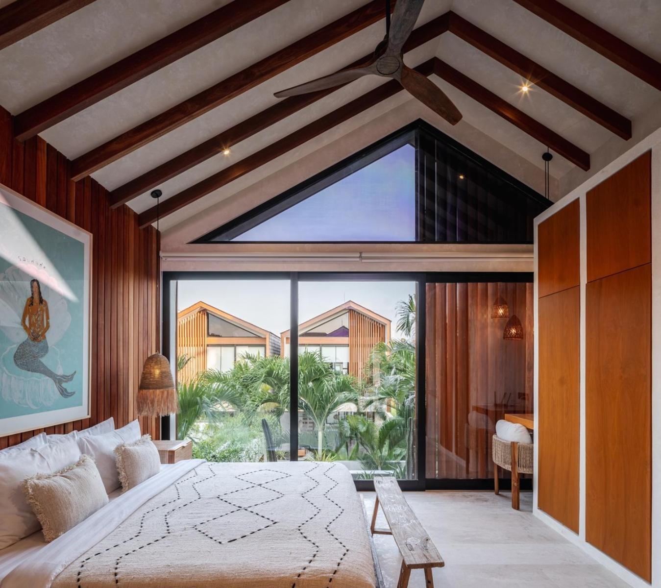 Blacksand Echo Villa *