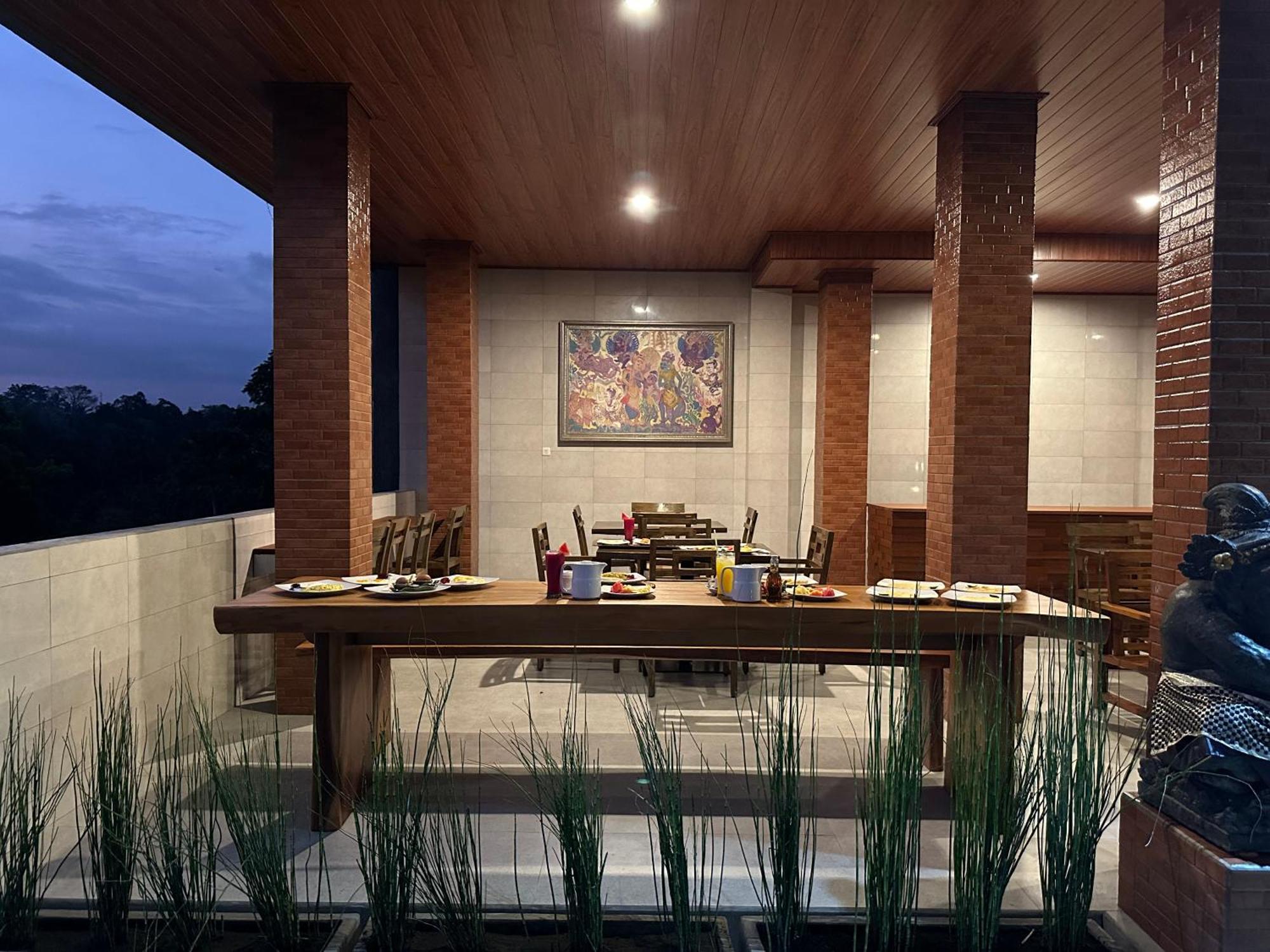 Brata Hotel